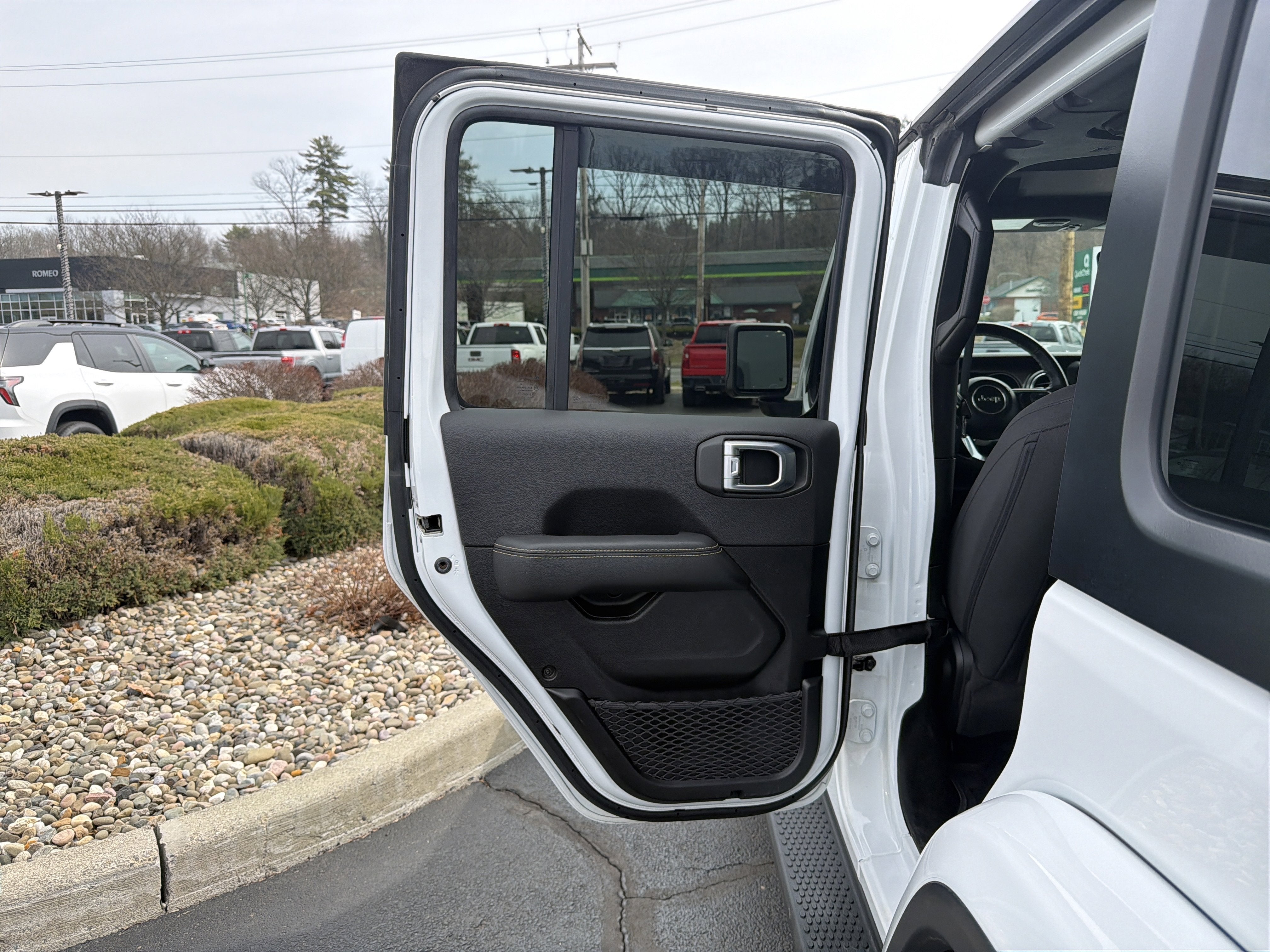 2023 Jeep Wrangler 4-Door Sahara 4x4