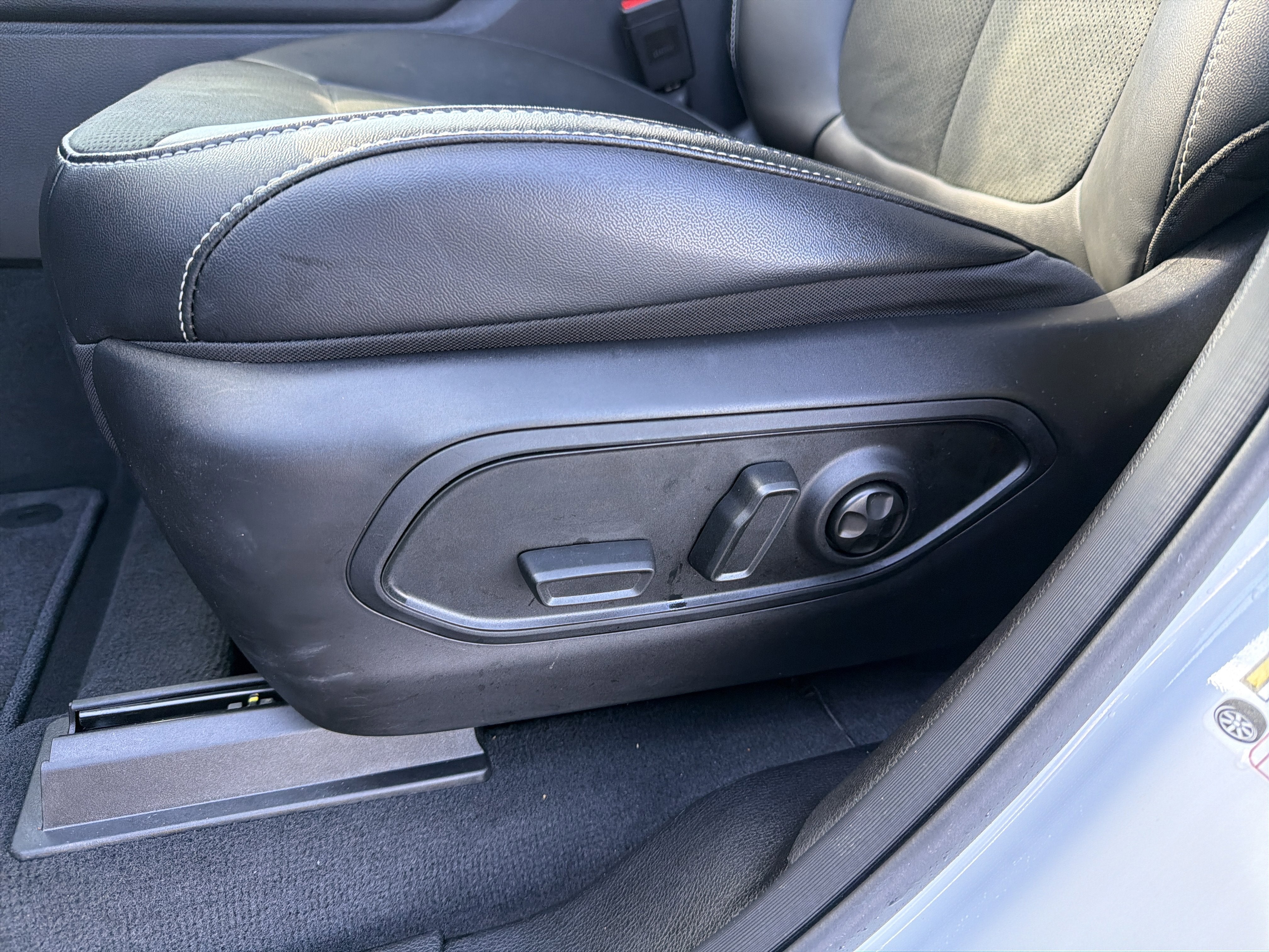 2025 Jeep Grand Cherokee L Altitude X 4x4