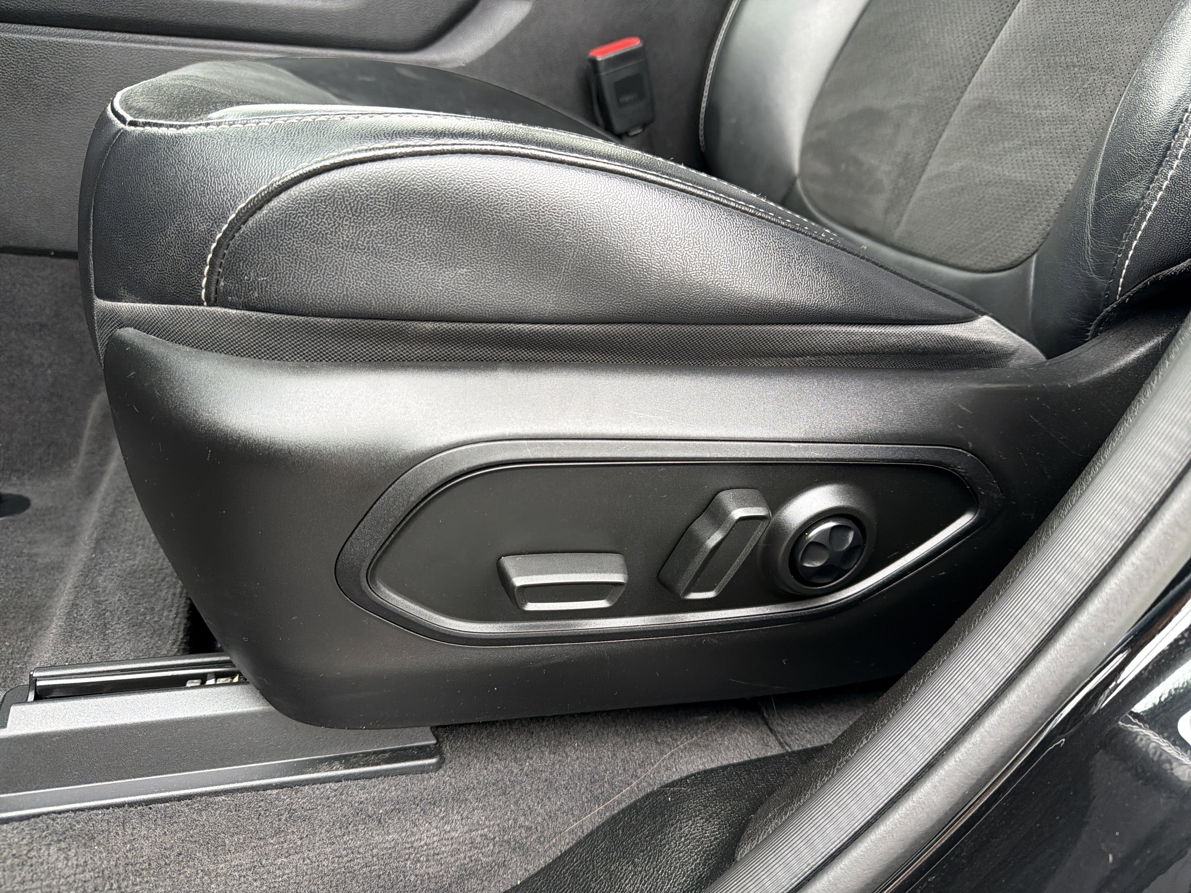 2022 Jeep Grand Cherokee L Altitude 4x4