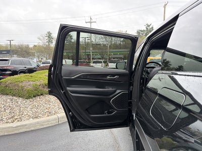 2022 Jeep Grand Cherokee L Altitude 4x4