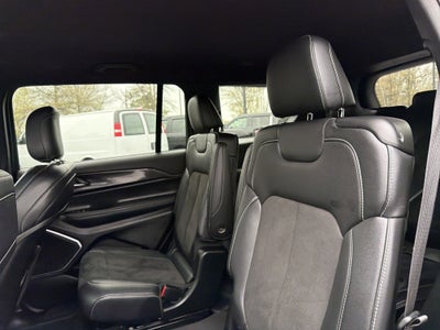 2022 Jeep Grand Cherokee L Altitude 4x4