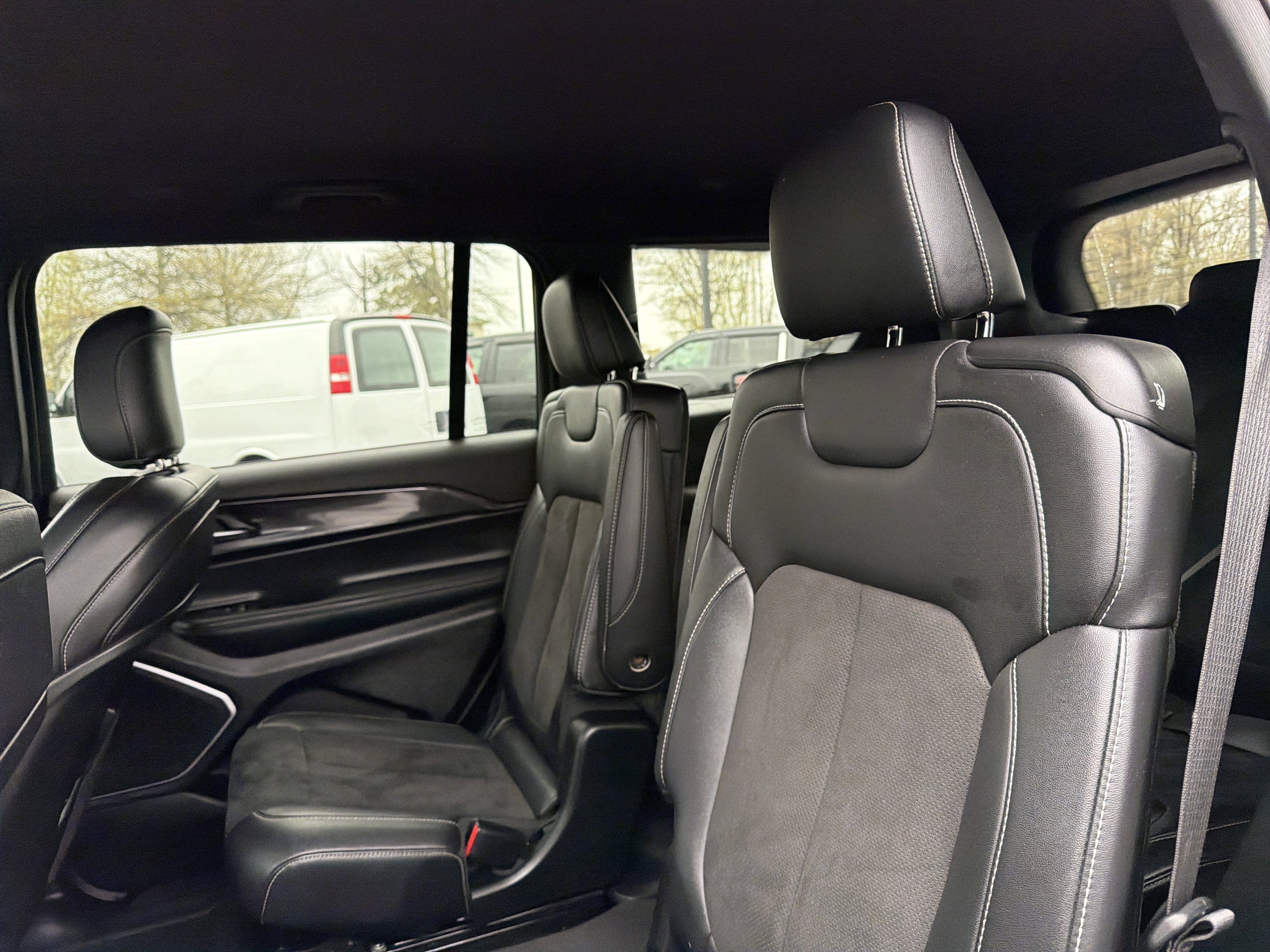 2022 Jeep Grand Cherokee L Altitude 4x4