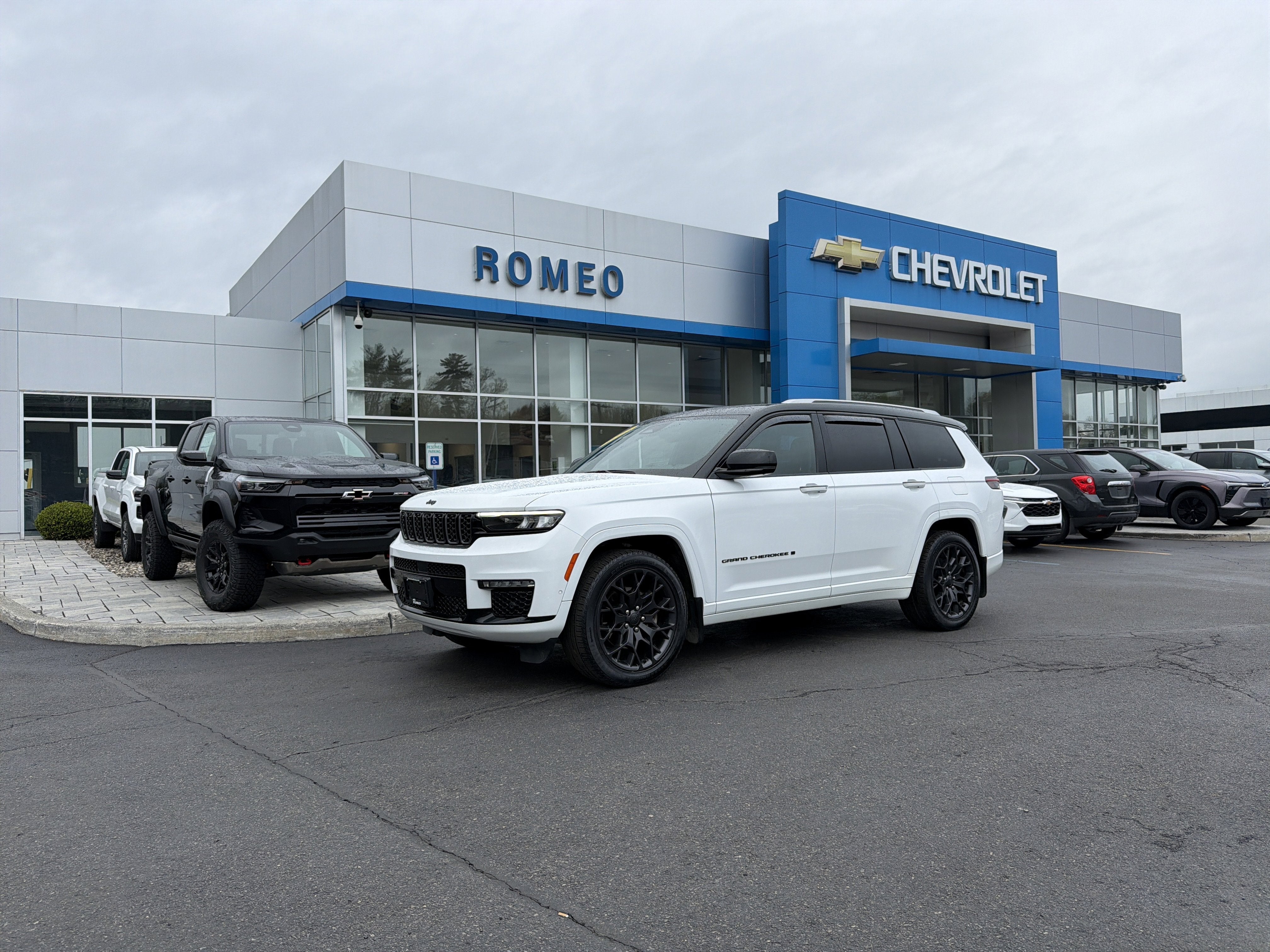 2023 Jeep Grand Cherokee L Summit Reserve