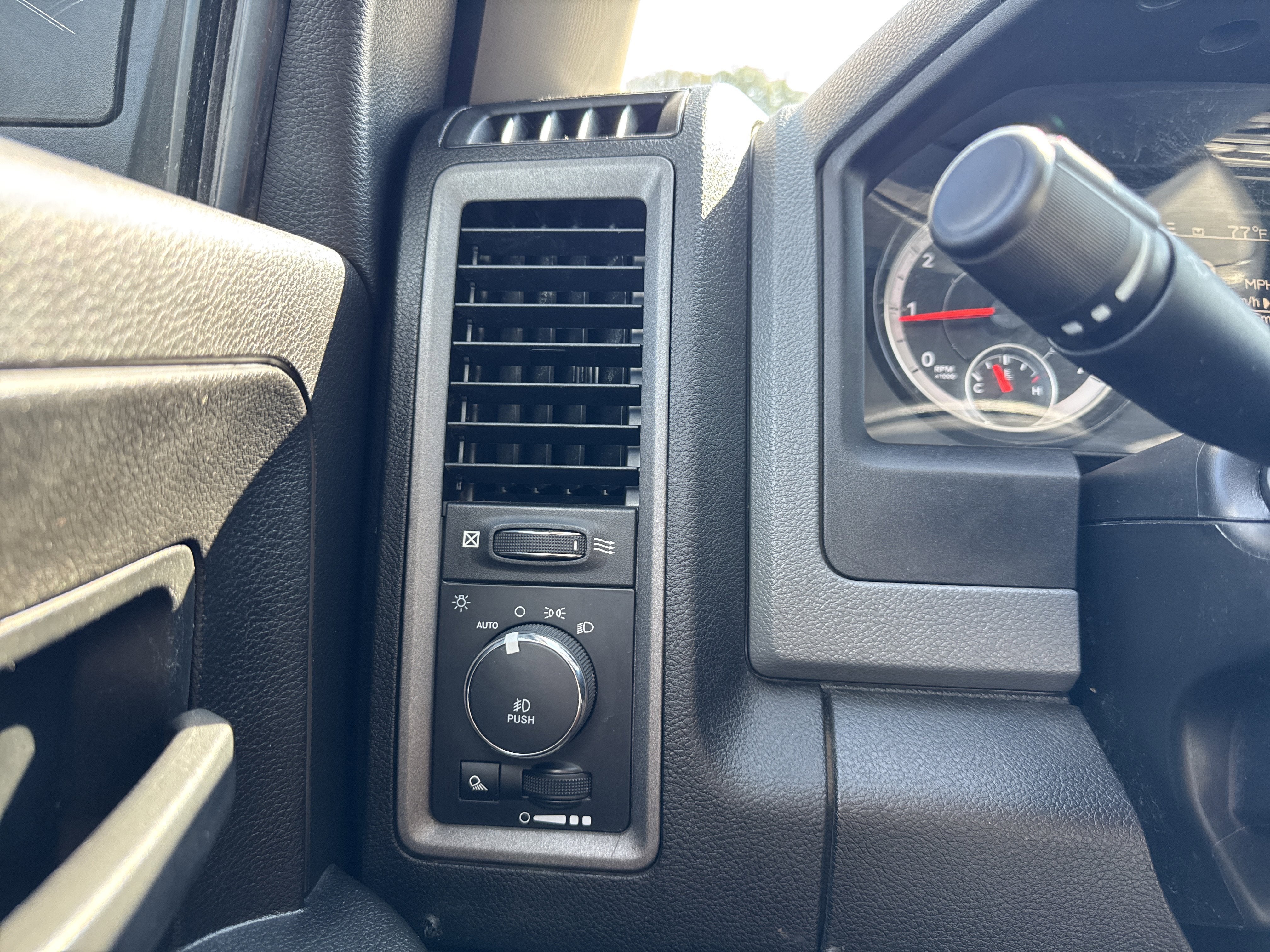 2019 RAM 1500 Classic Express Quad Cab 4x4 6'4" Box