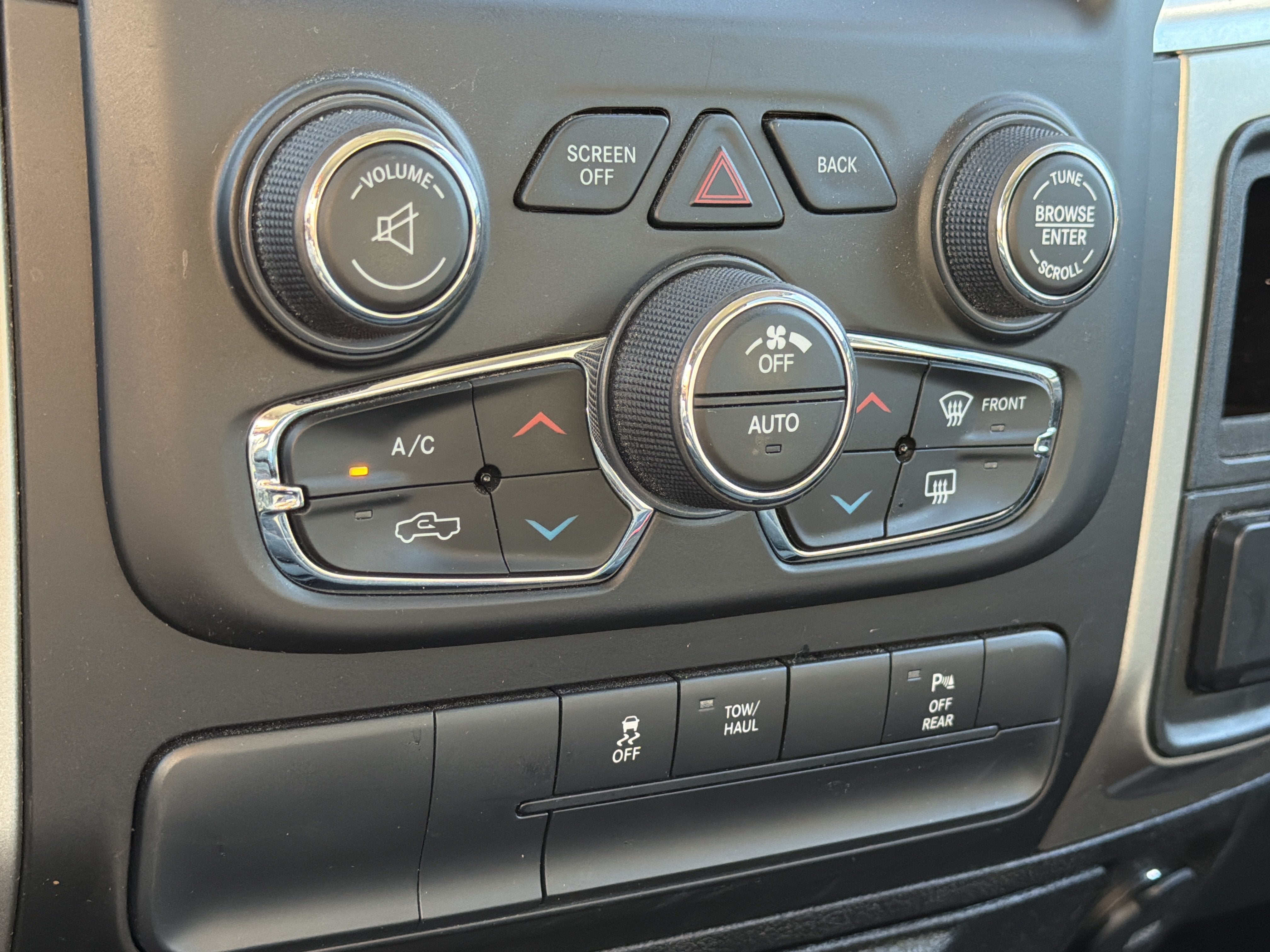 2019 RAM 1500 Classic Warlock Quad Cab 4x4 6'4" Box