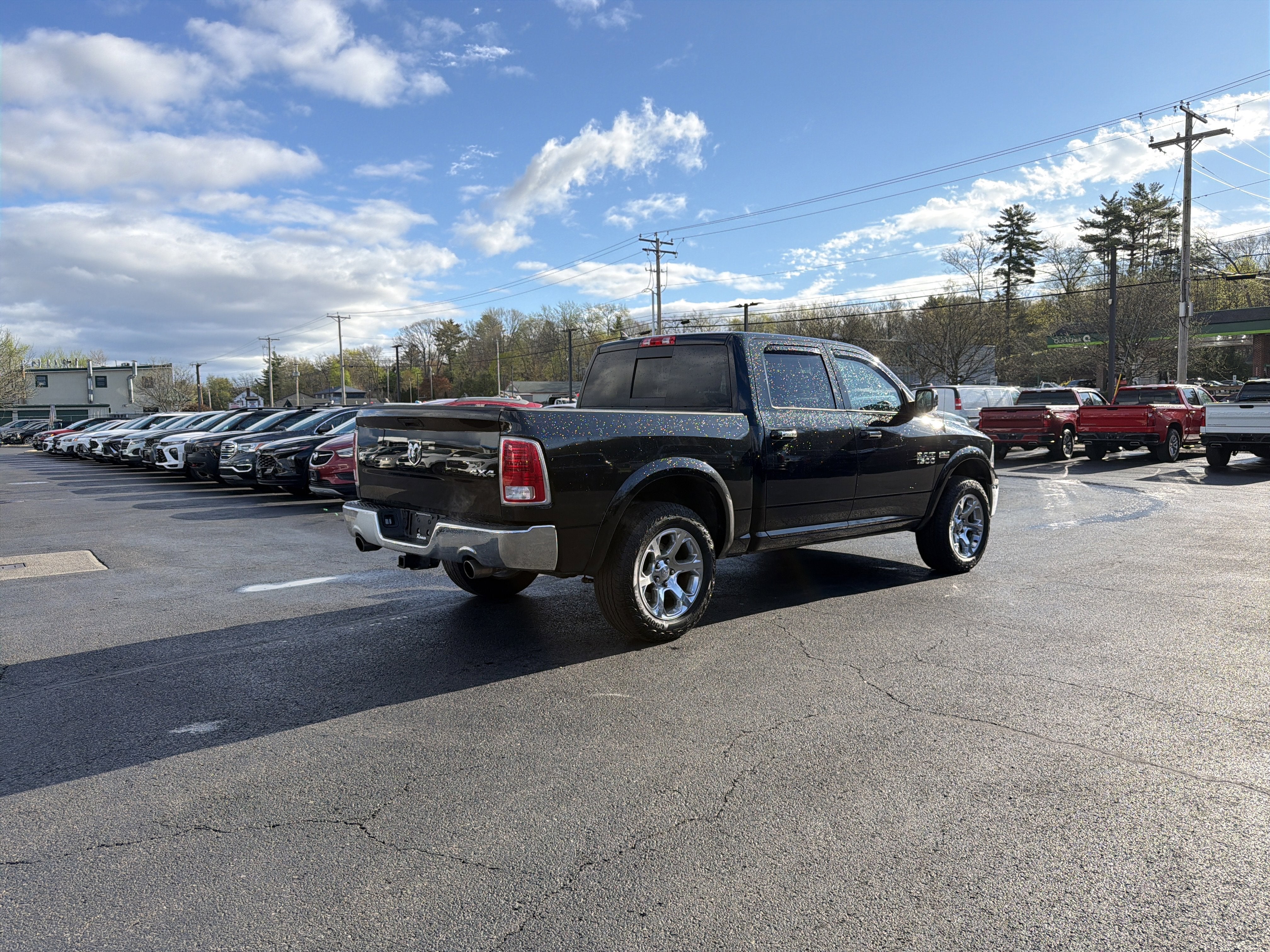 2017 RAM 1500 Laramie Crew Cab 4x4 5'7" Box