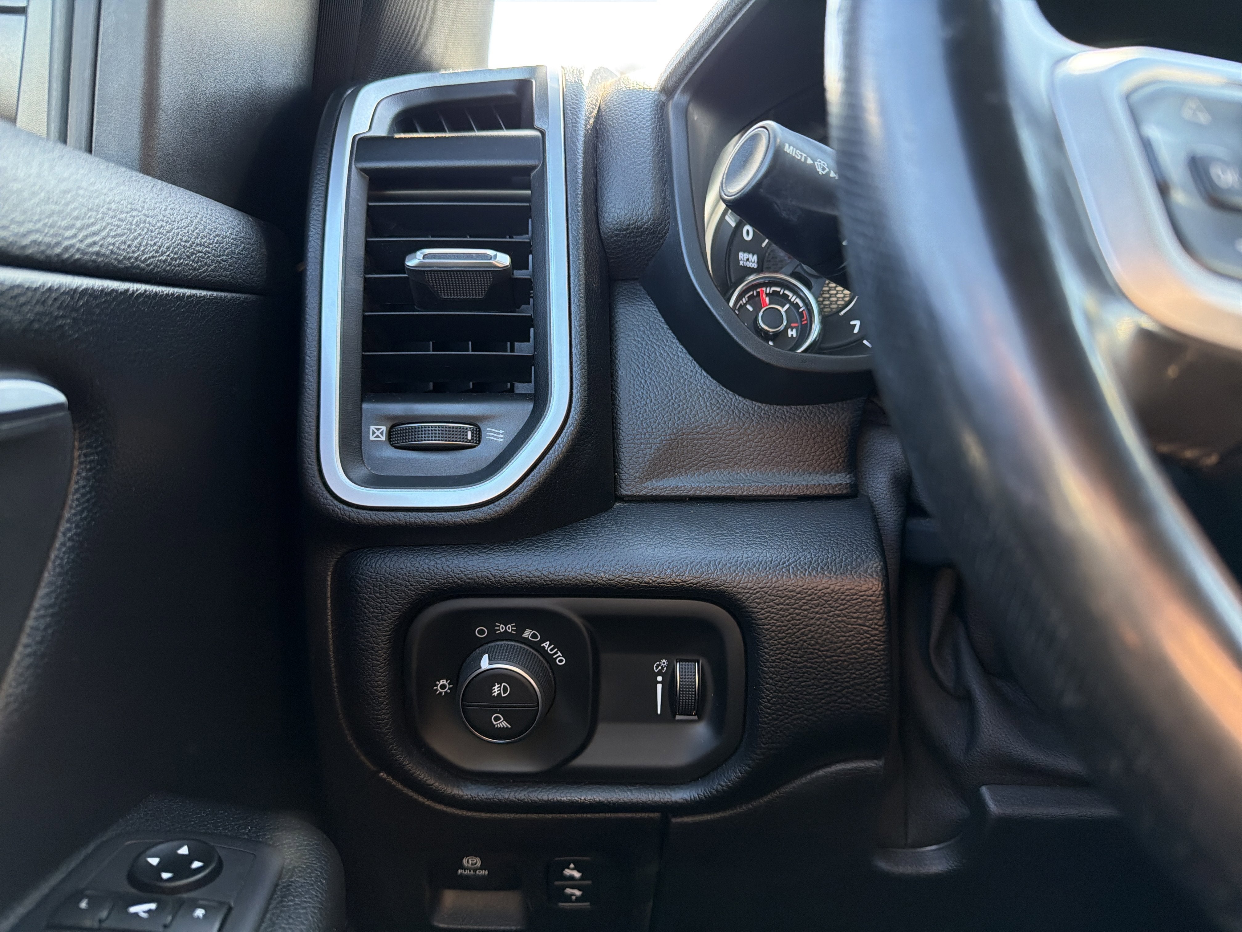 2021 RAM 1500 Big Horn Quad Cab 4x4 6'4" Box