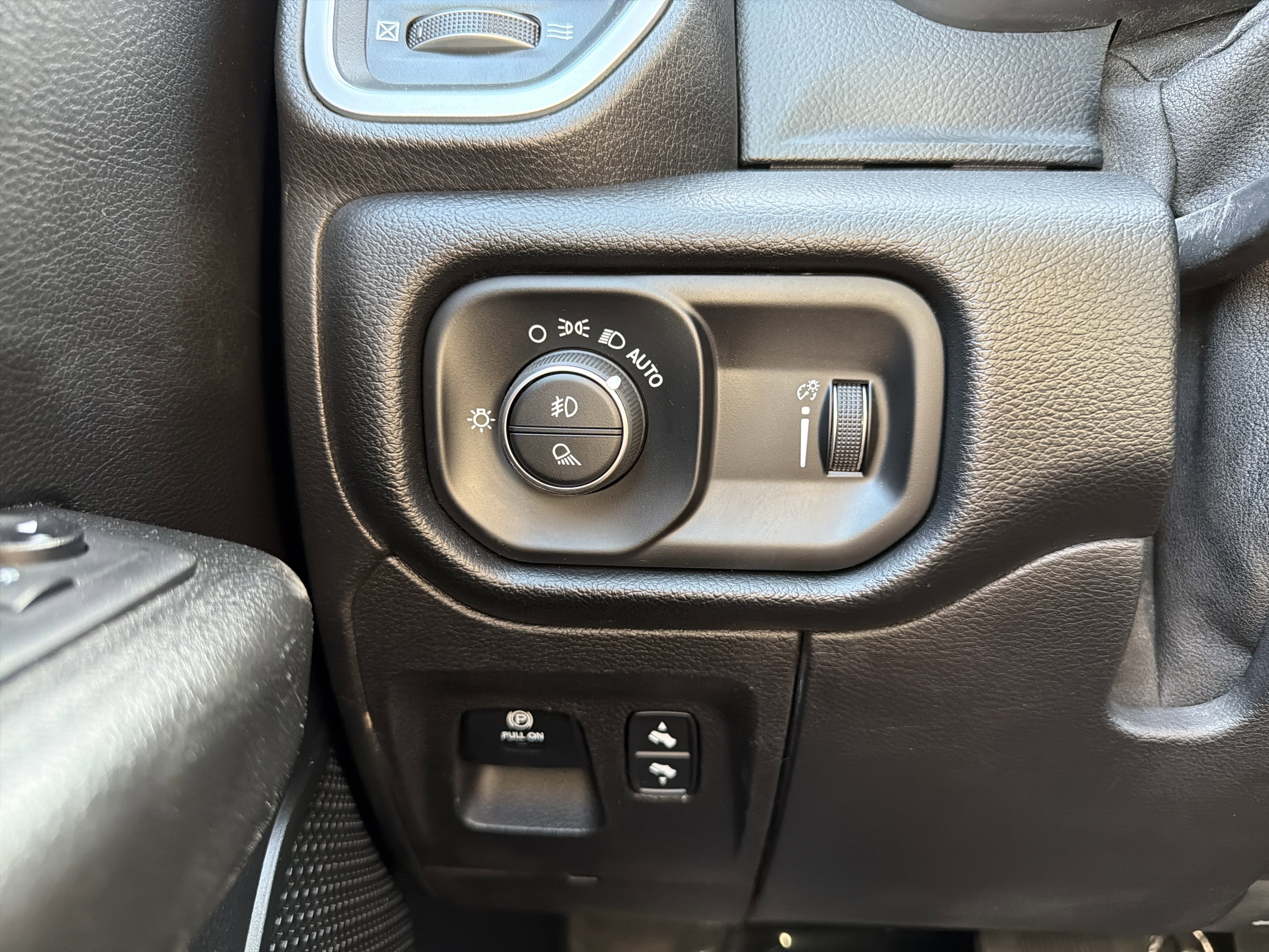 2021 RAM 1500 Big Horn Quad Cab 4x4 6'4" Box