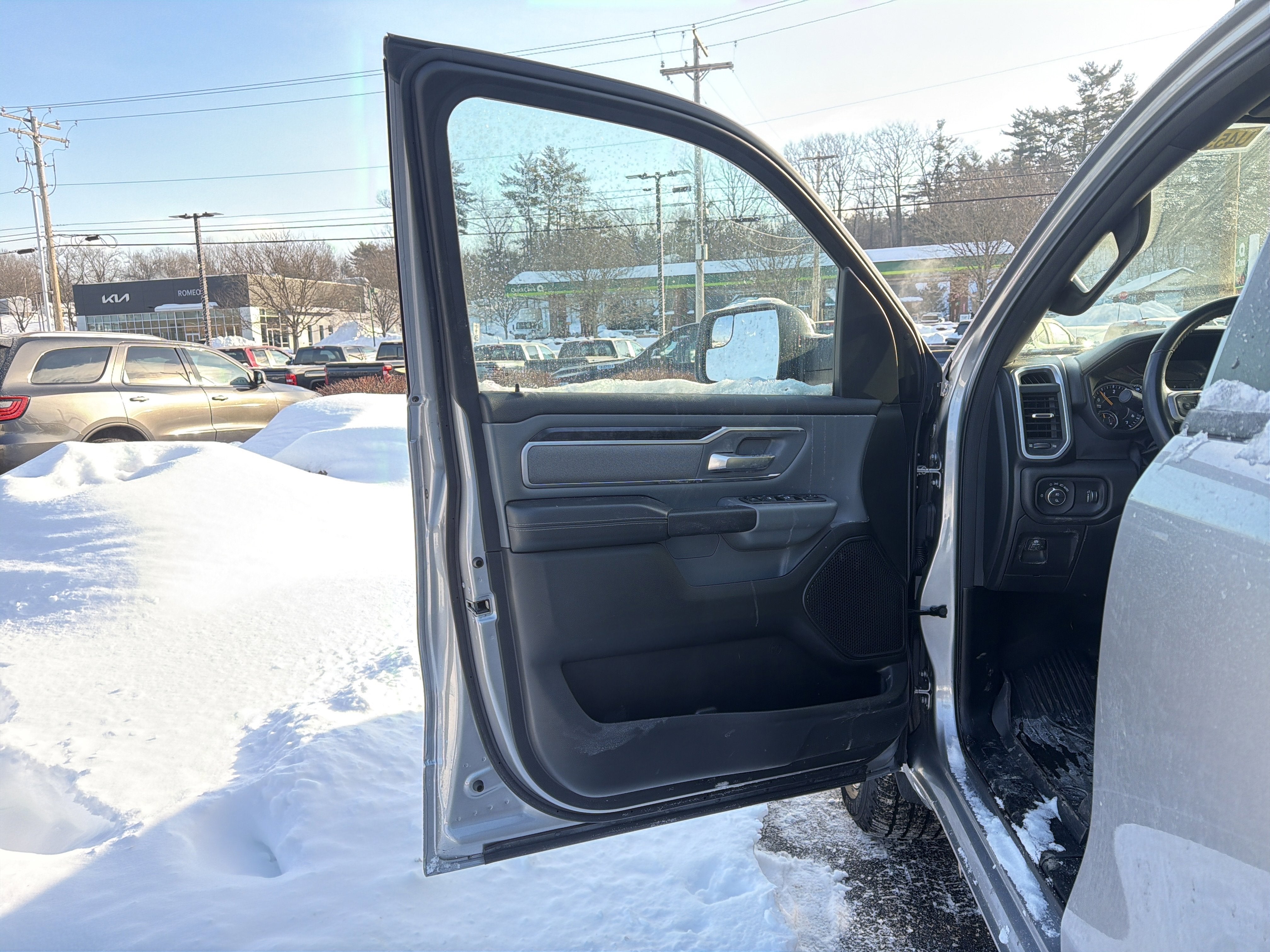 2022 RAM 1500 Big Horn Crew Cab 4x4 5'7" Box