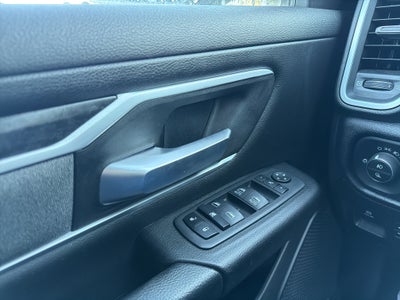 2022 RAM 1500 Big Horn Crew Cab 4x4 5'7" Box