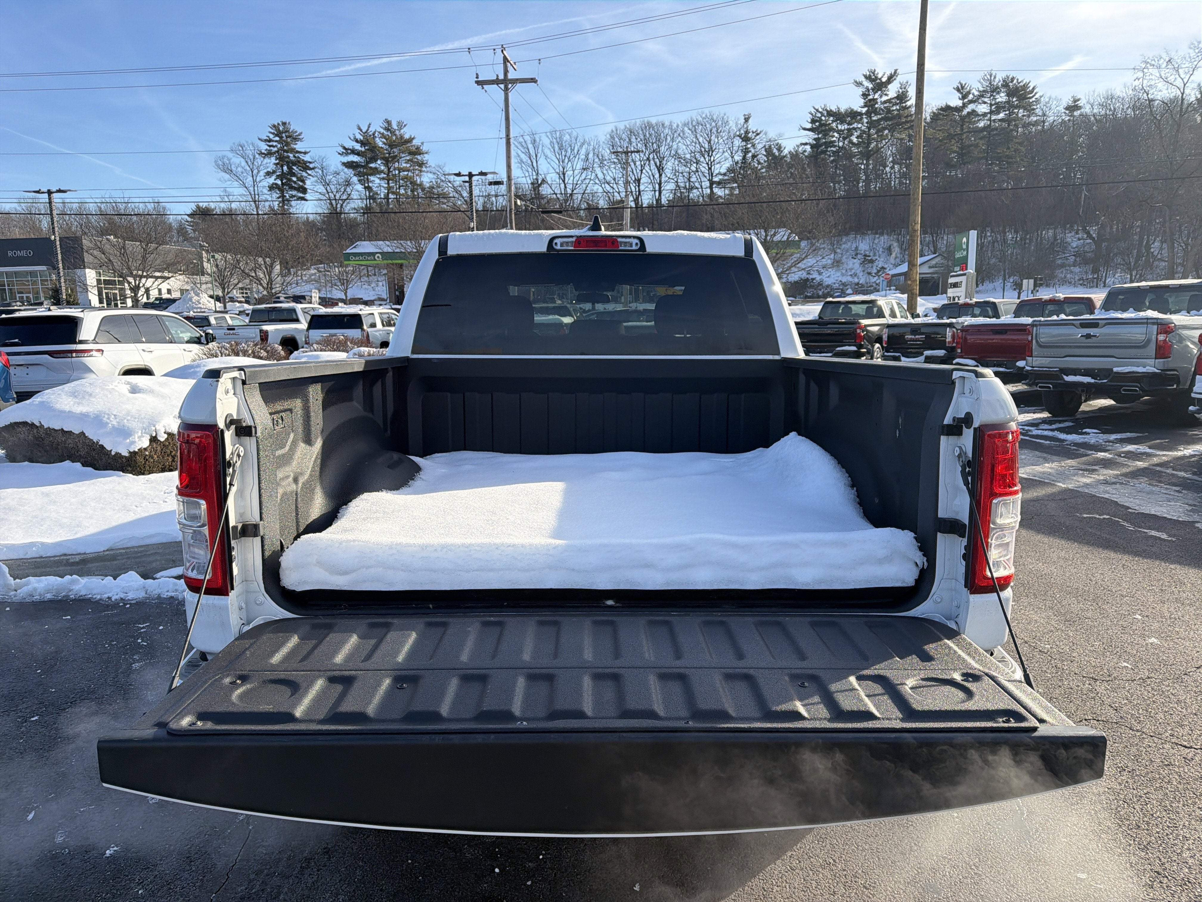 2022 RAM 1500 Big Horn Crew Cab 4x4 5'7" Box
