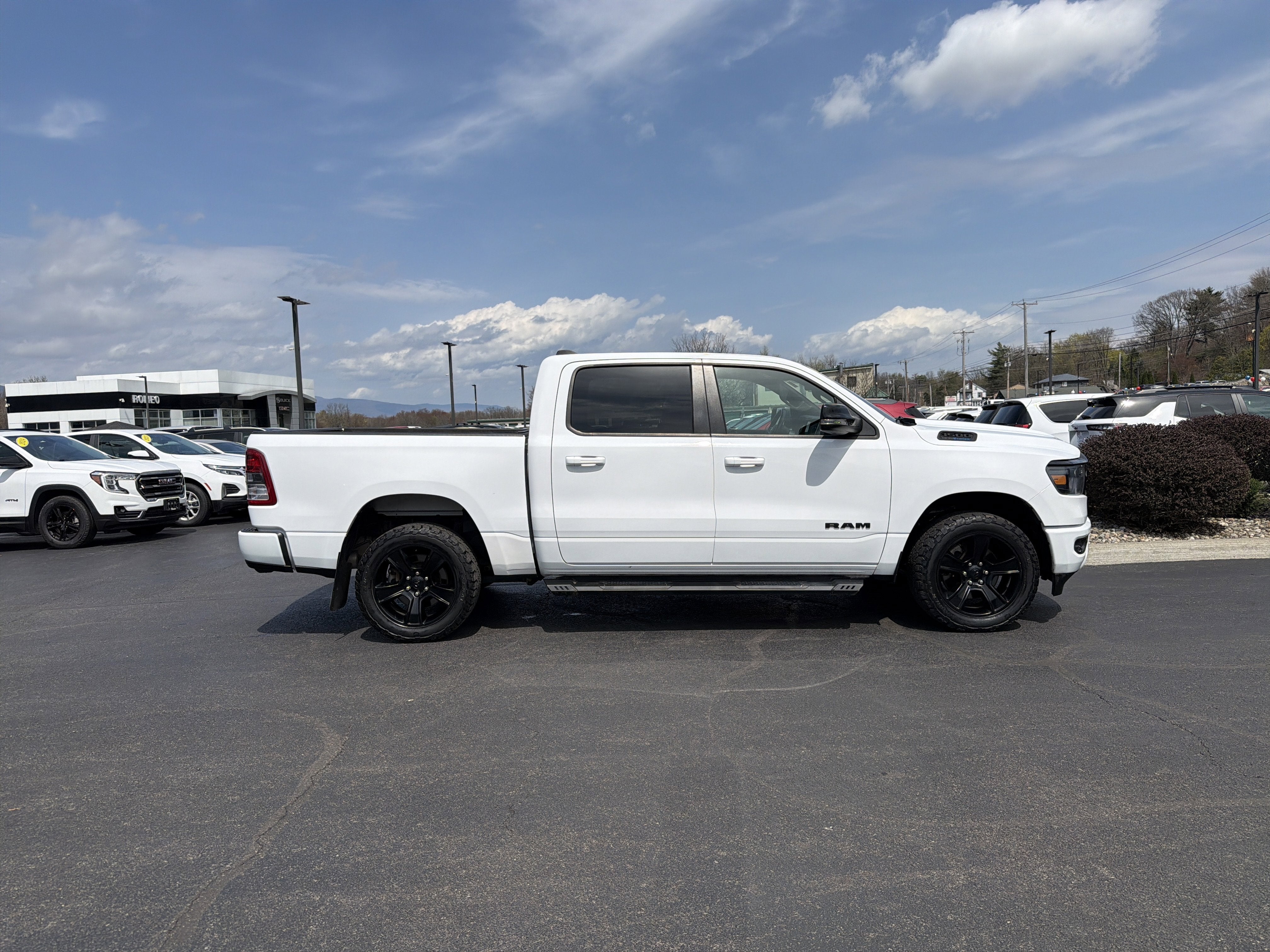 2021 RAM 1500 Big Horn Crew Cab 4x4 5'7" Box
