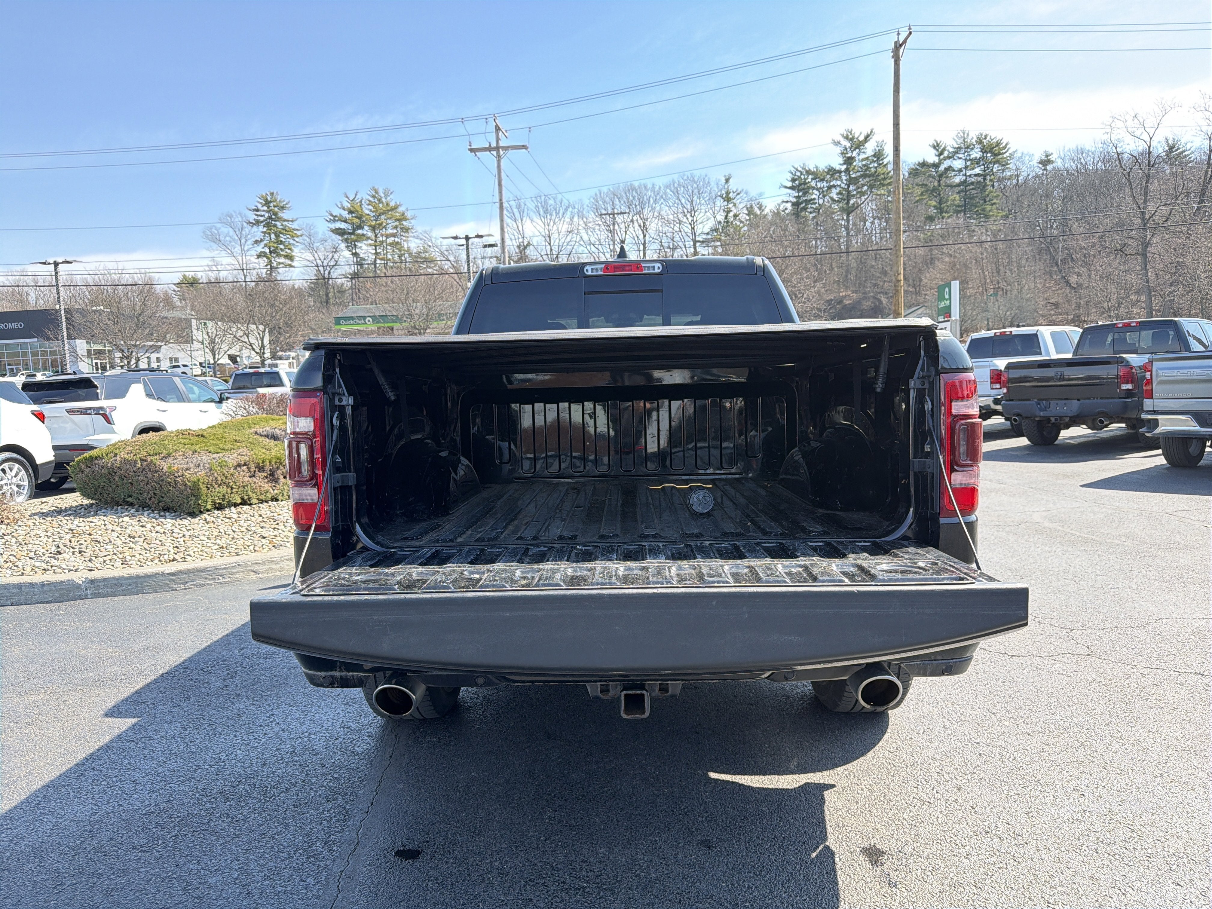 2022 RAM 1500 Big Horn Crew Cab 4x4 5'7" Box