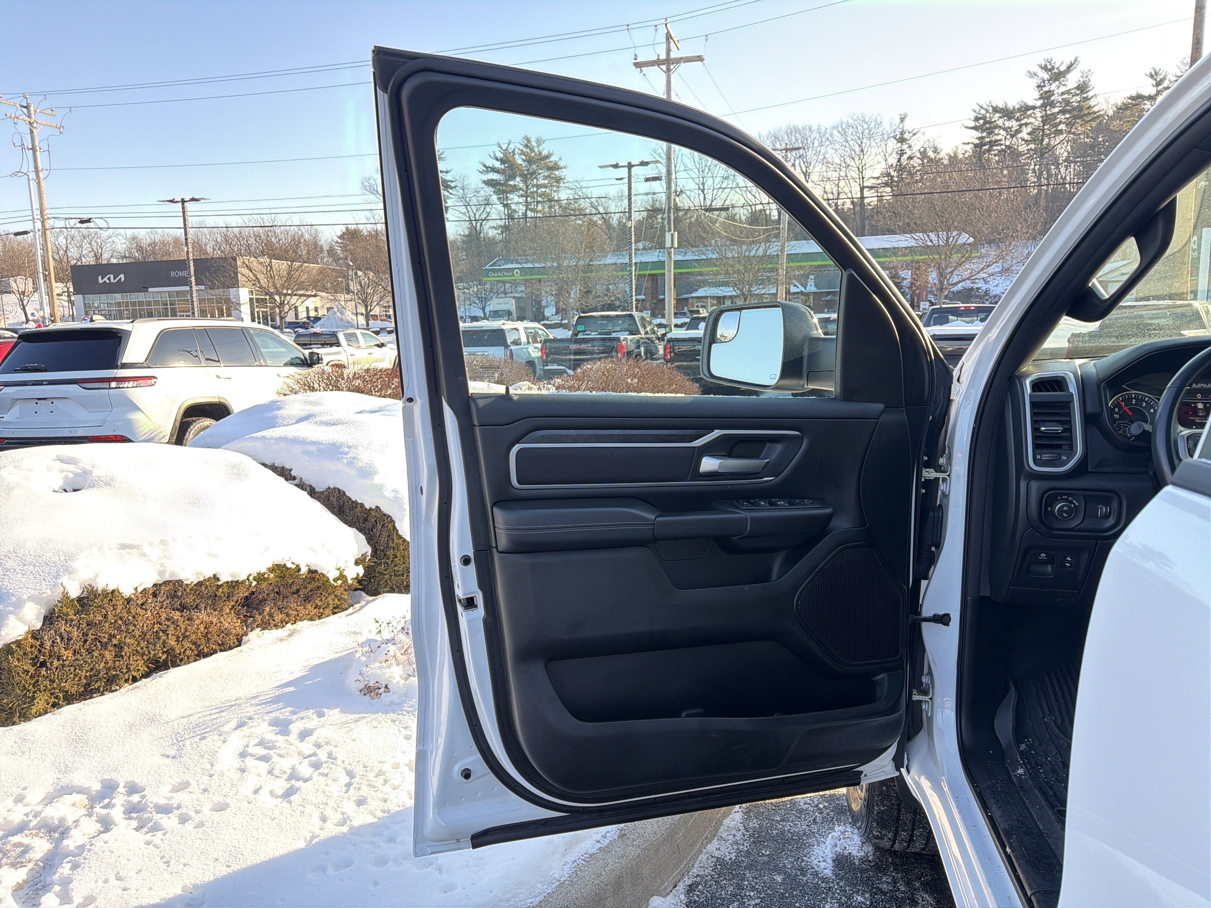 2023 RAM 1500 Big Horn Crew Cab 4x4 5'7" Box