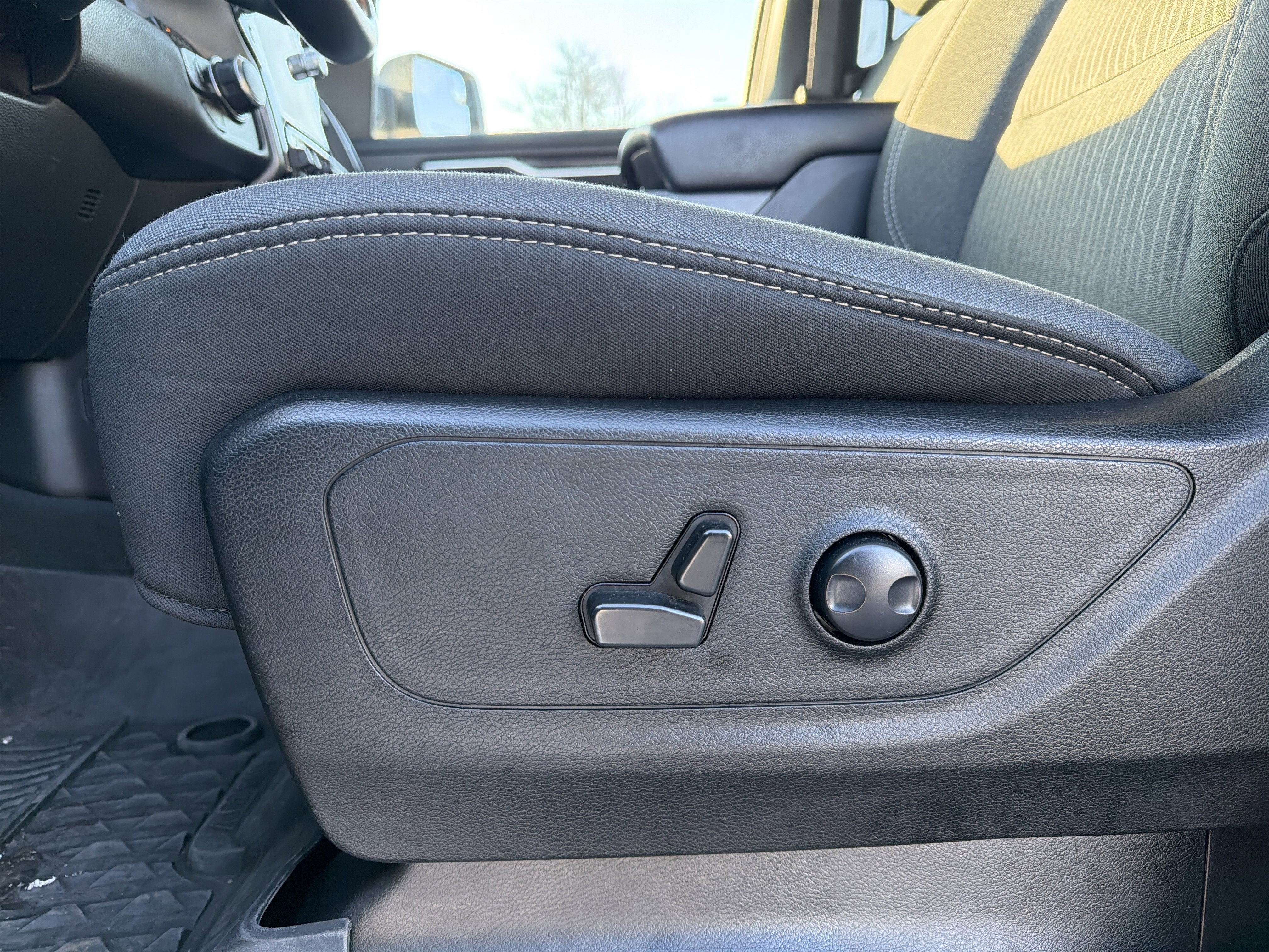 2023 RAM 1500 Big Horn Crew Cab 4x4 5'7" Box