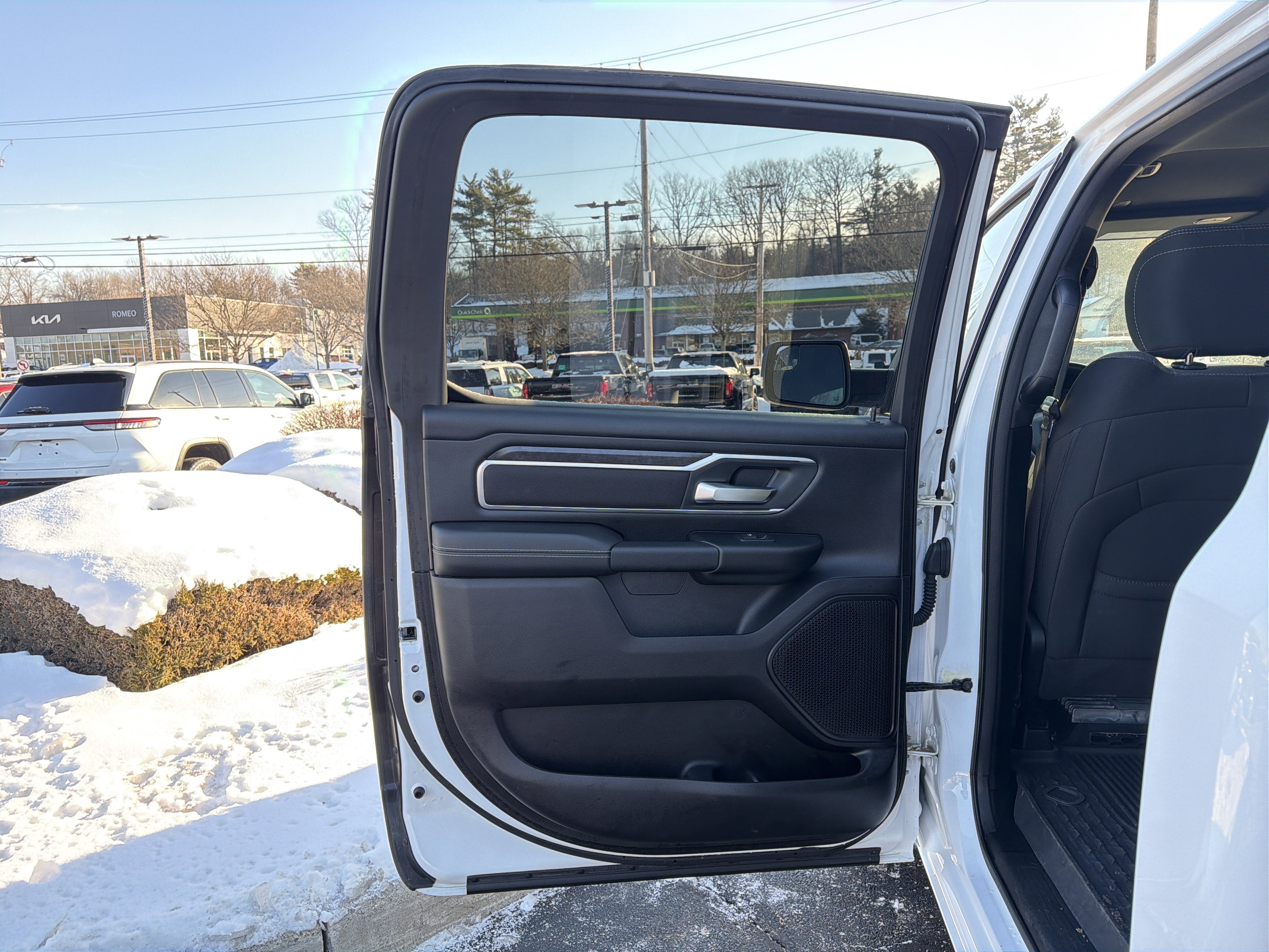 2023 RAM 1500 Big Horn Crew Cab 4x4 5'7" Box