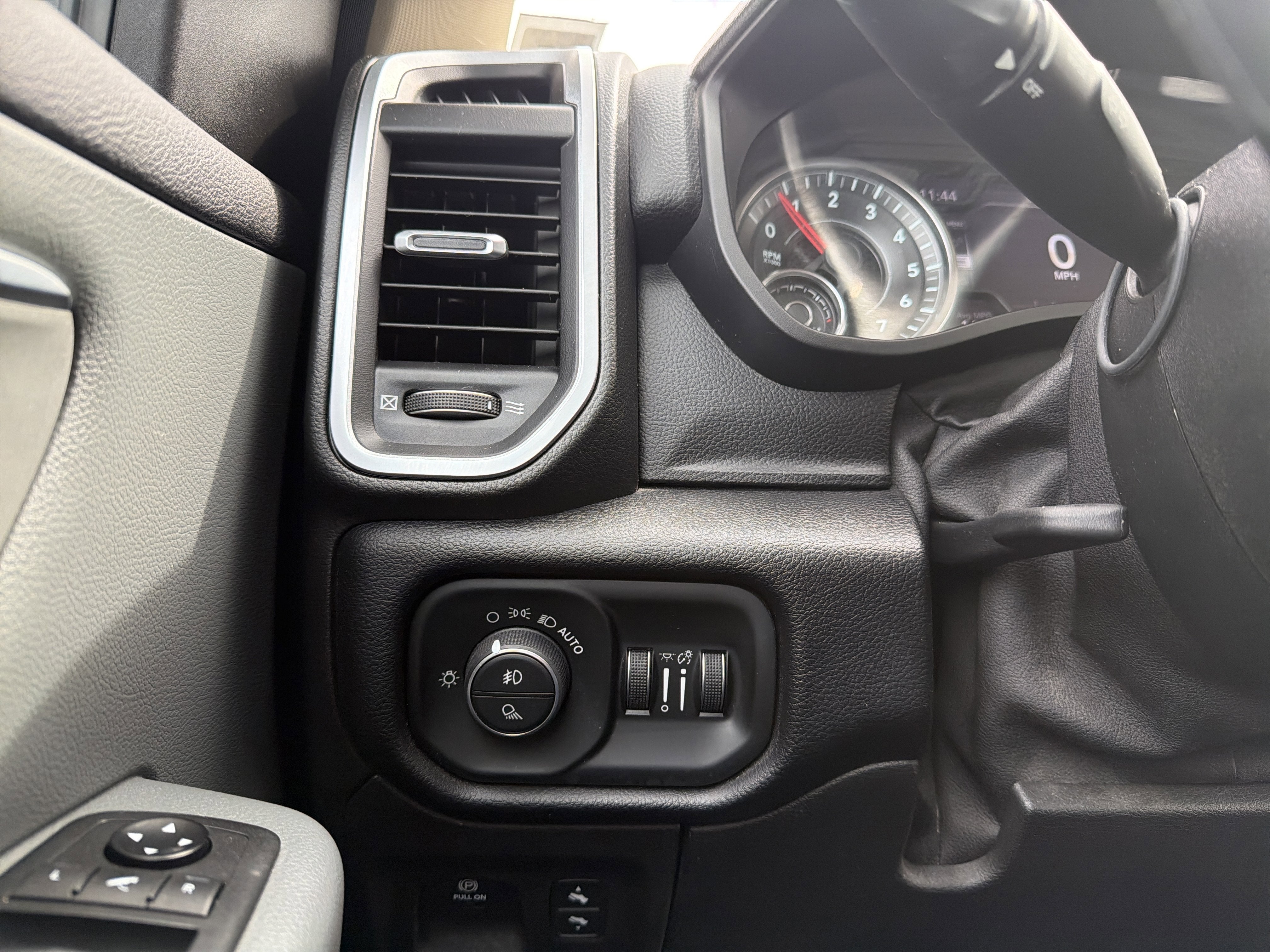 2019 RAM 1500 Big Horn/Lone Star Crew Cab 4x4 5'7" Box