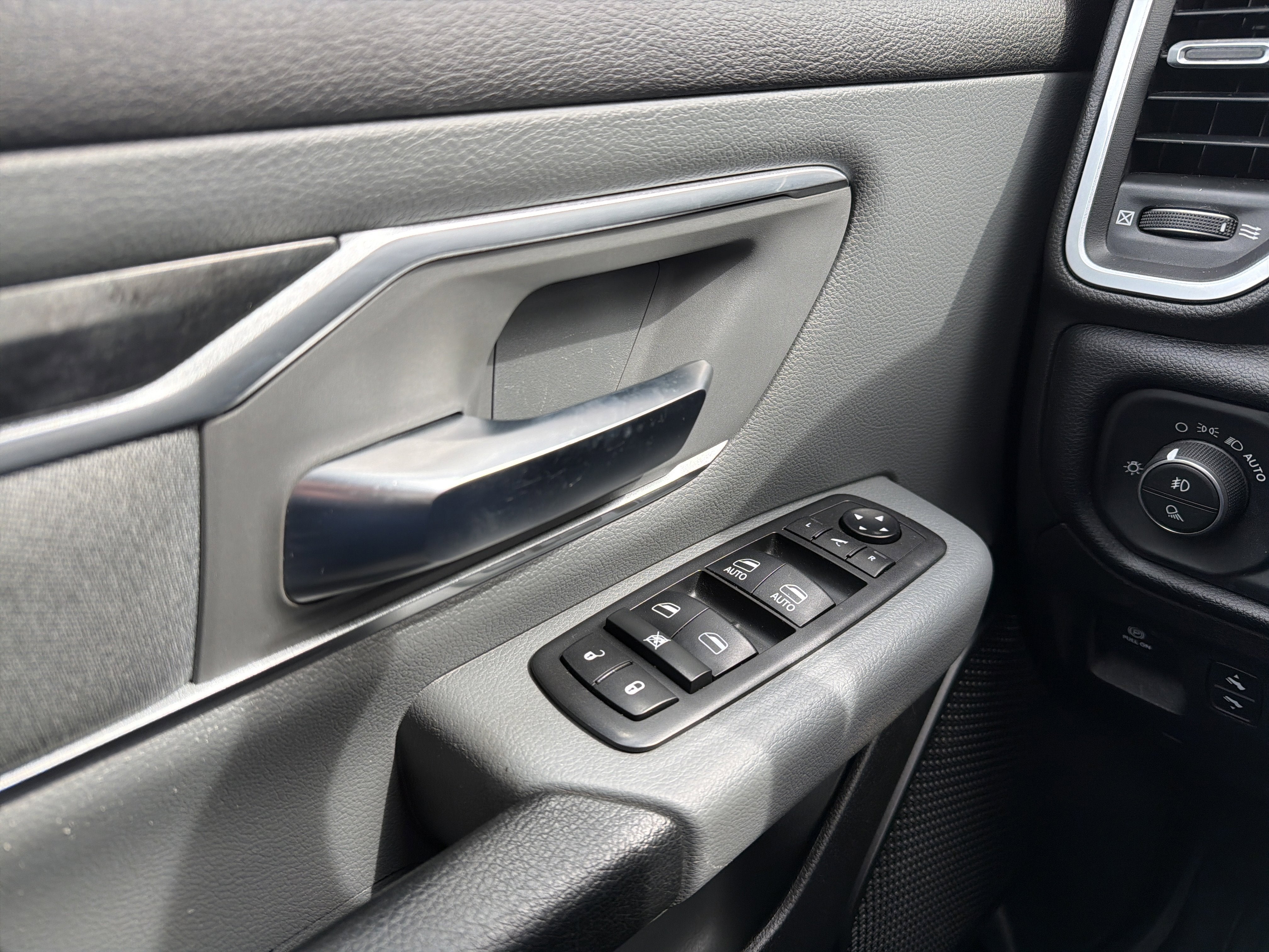 2019 RAM 1500 Big Horn/Lone Star Crew Cab 4x4 5'7" Box