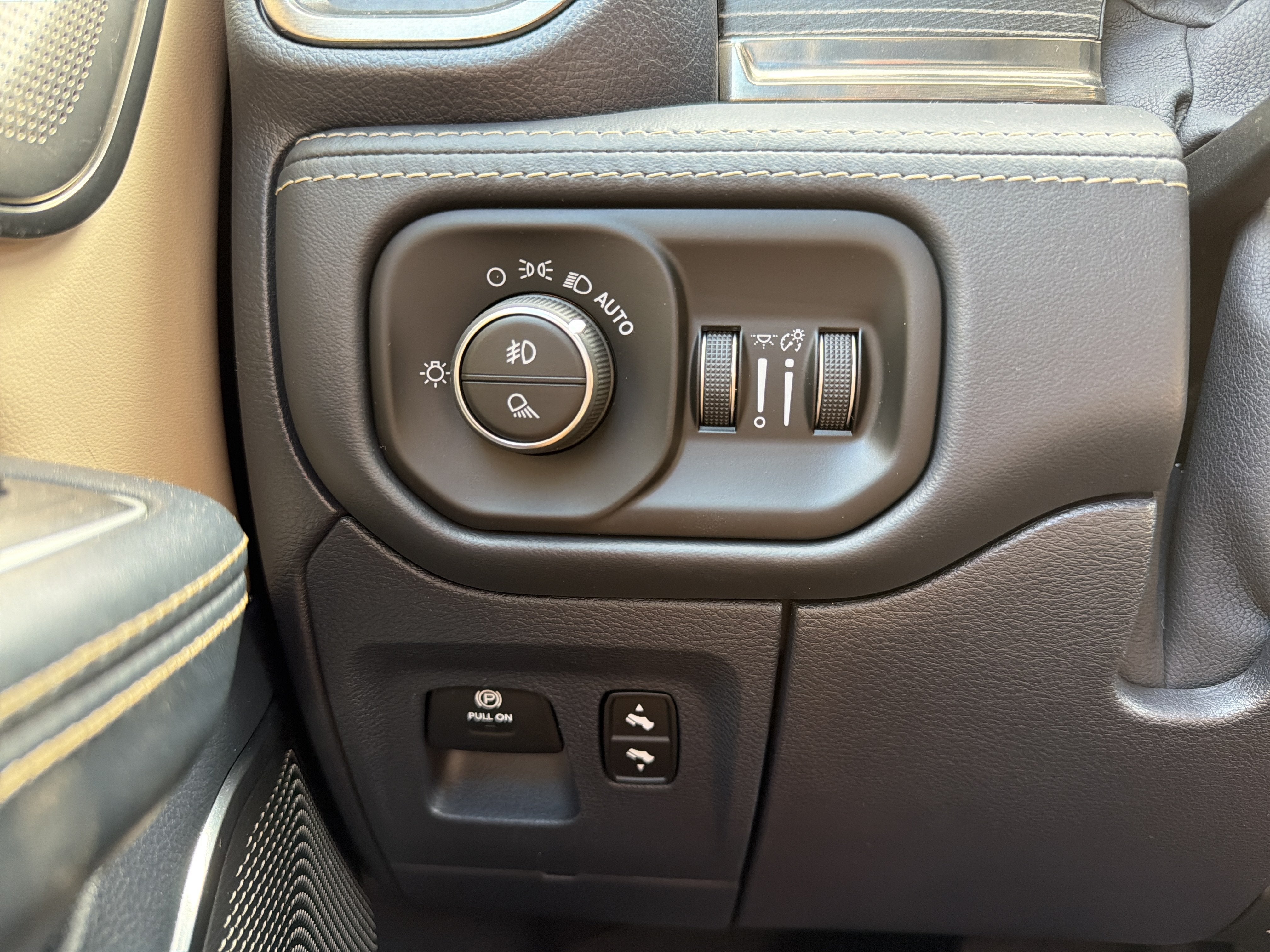 2019 RAM 1500 Limited Crew Cab 4x4 5'7" Box