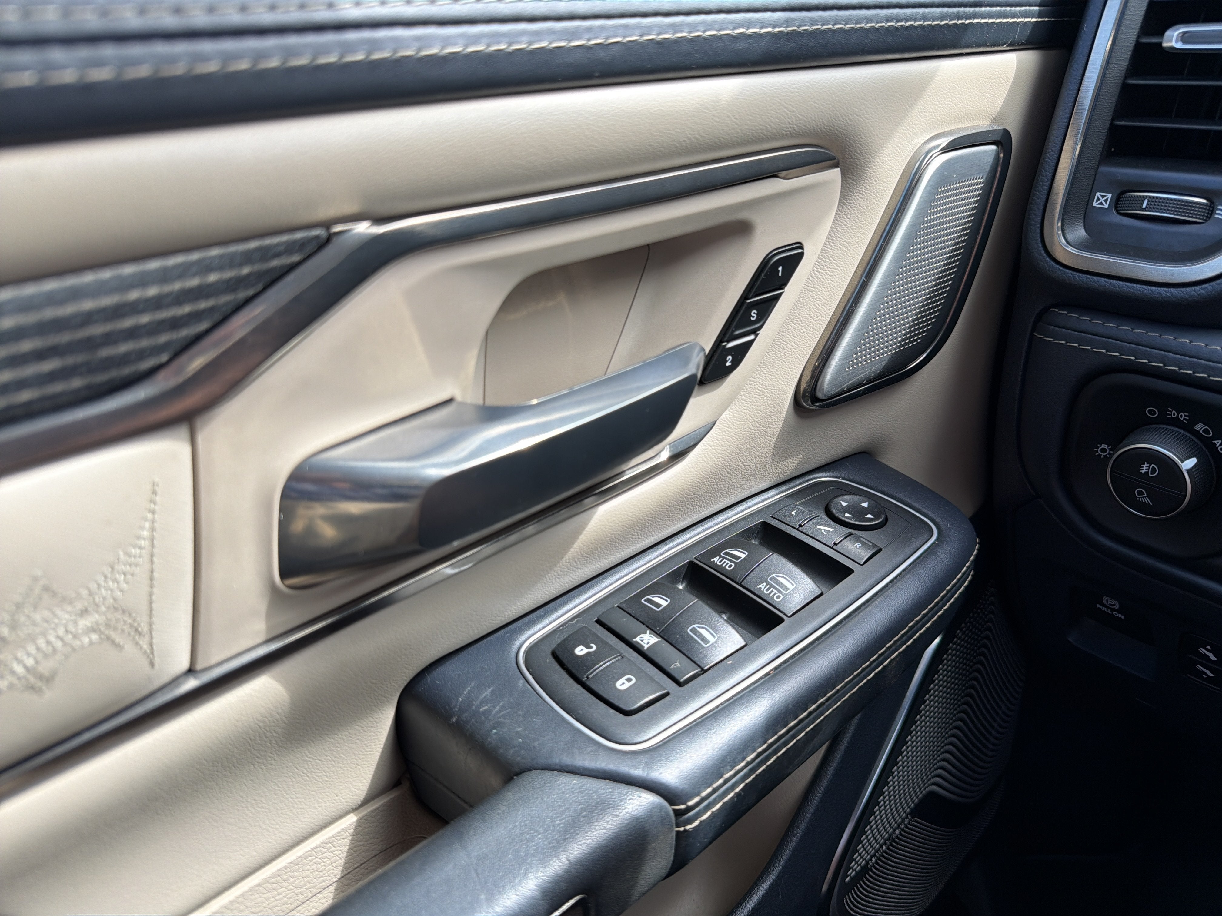 2019 RAM 1500 Limited Crew Cab 4x4 5'7" Box