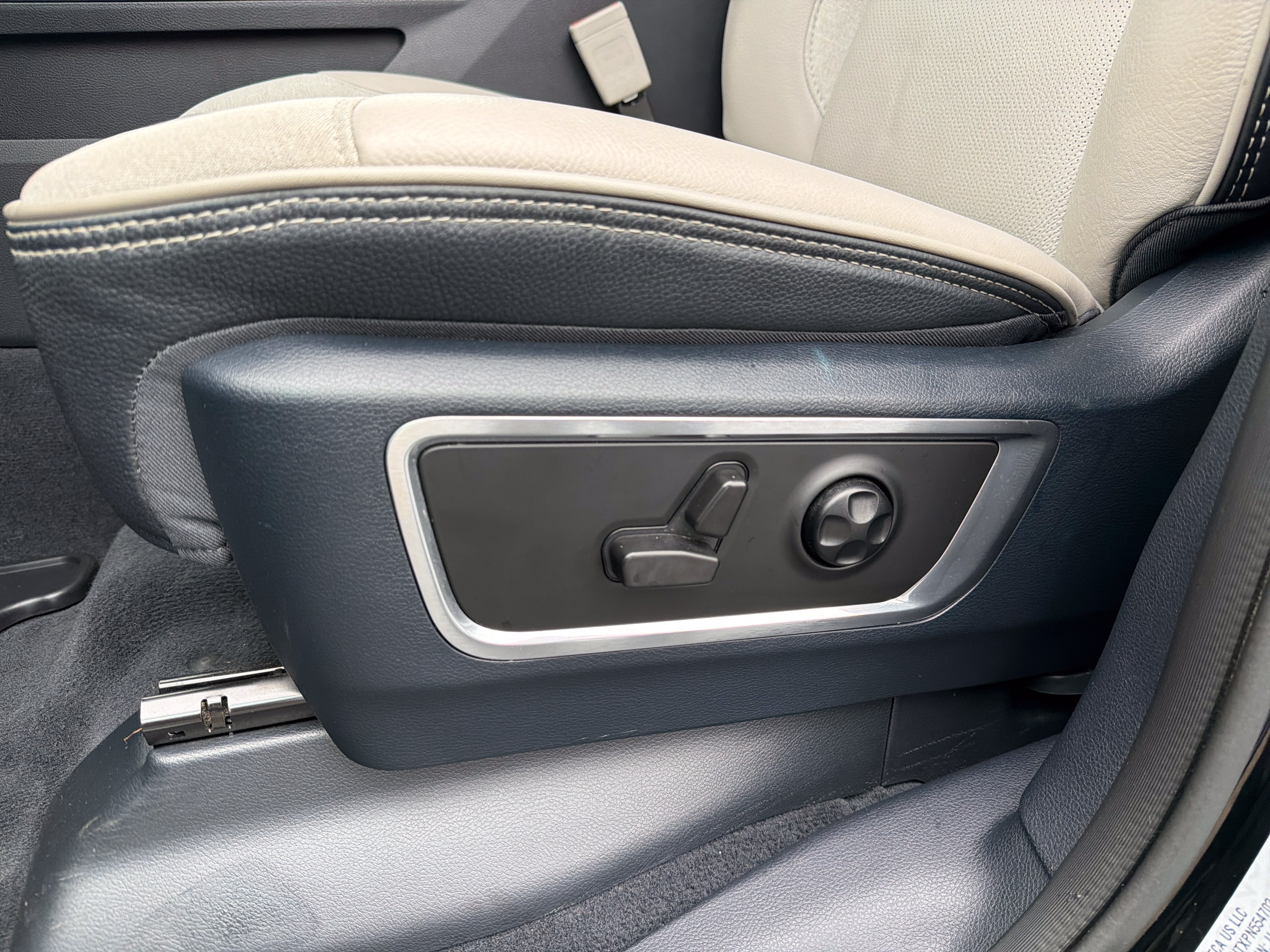 2023 RAM 1500 Limited Crew Cab 4x4 5'7" Box