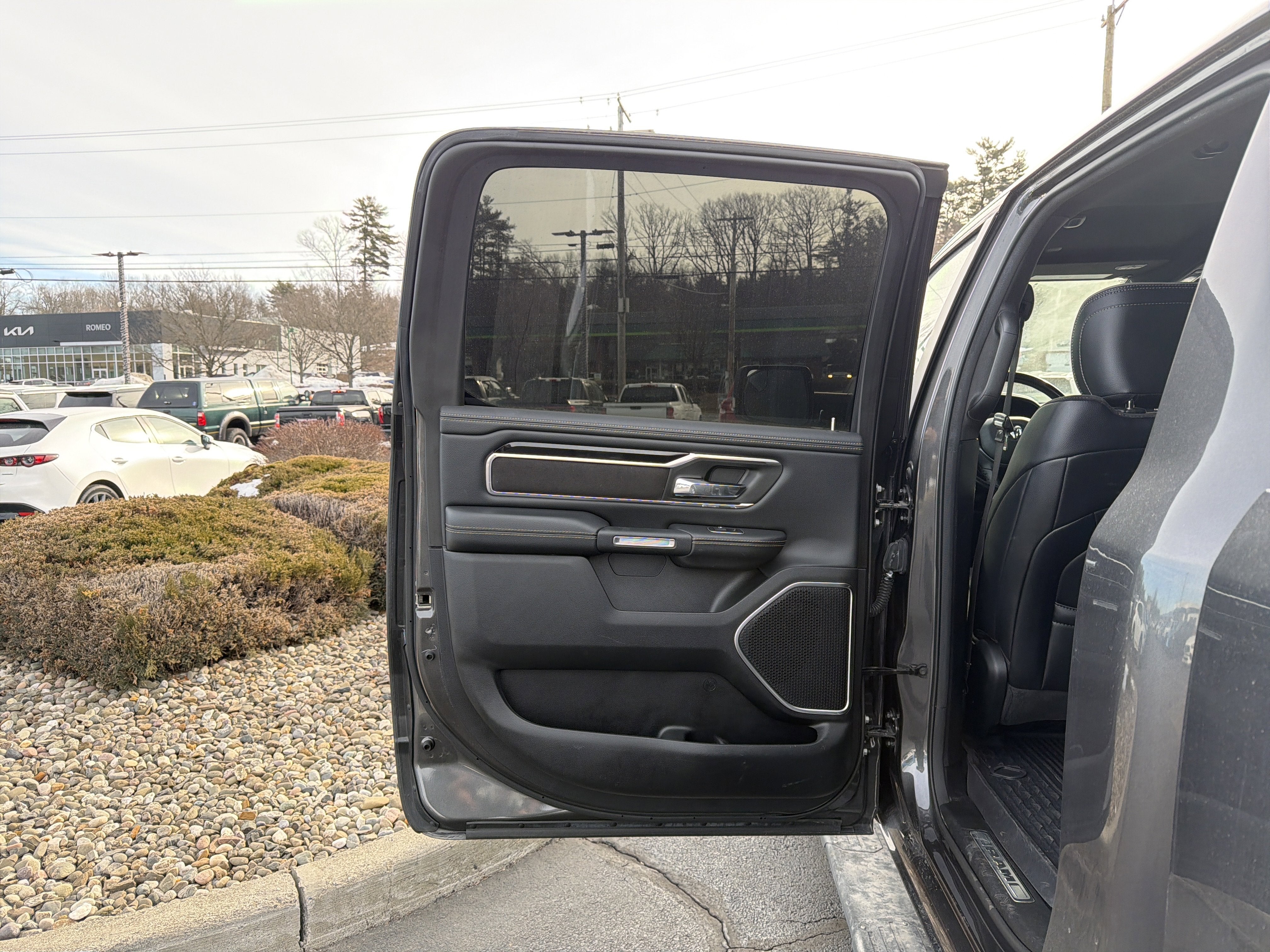 2021 RAM 1500 Laramie Crew Cab 4x4 6'4" Box