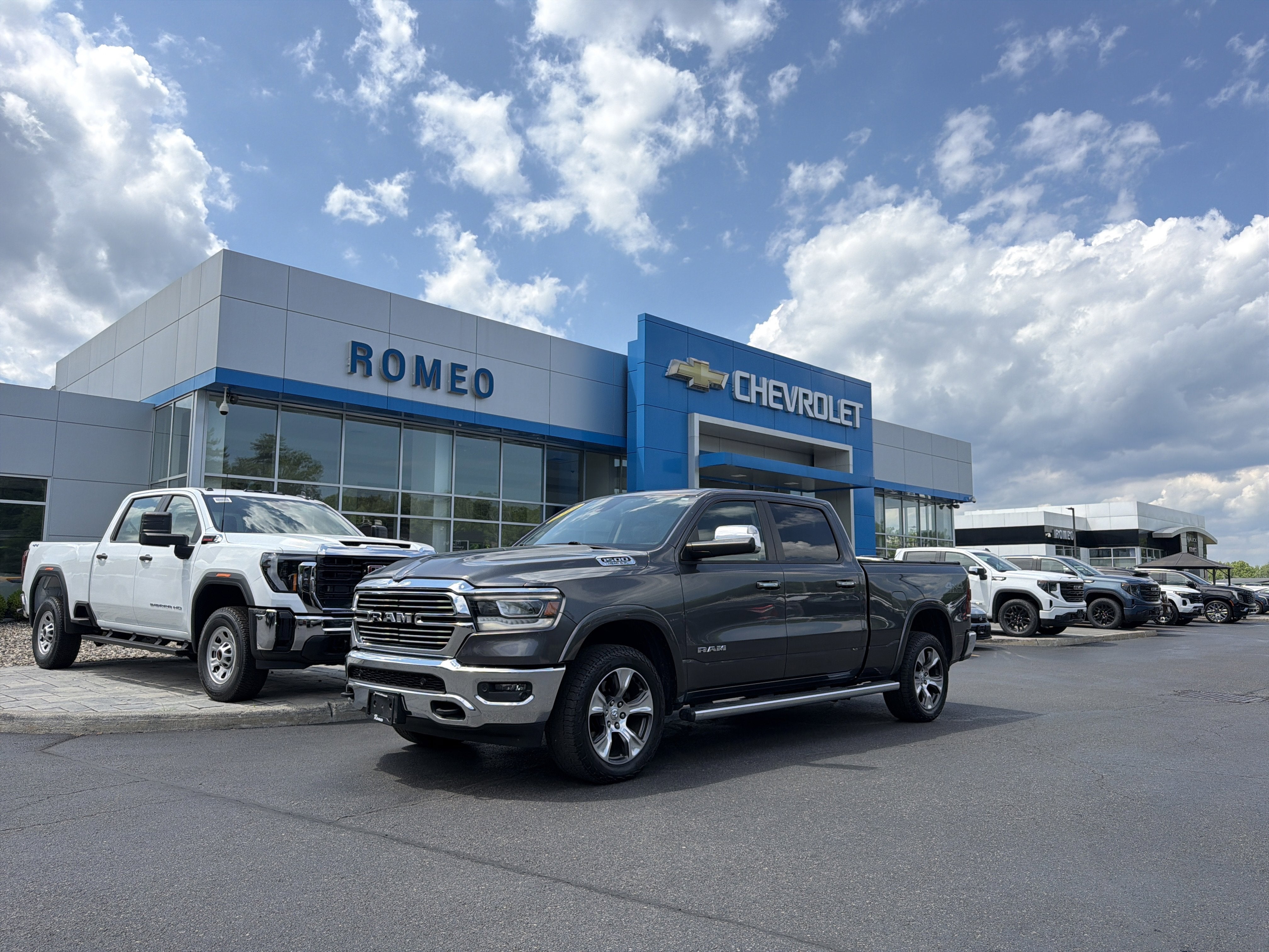 2019 RAM 1500 Laramie Crew Cab 4x4 6'4" Box