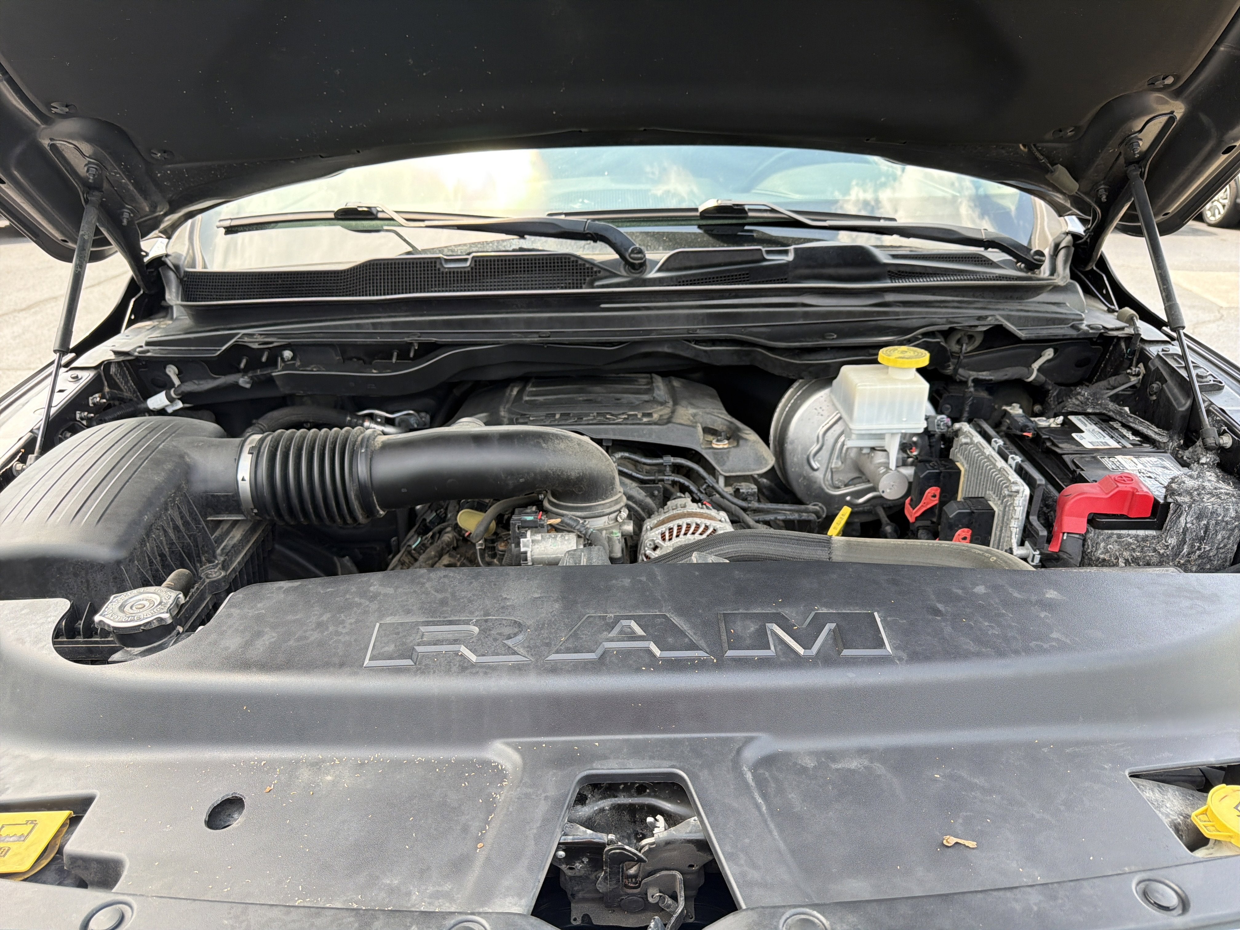 2019 RAM 1500 Laramie Crew Cab 4x4 6'4" Box