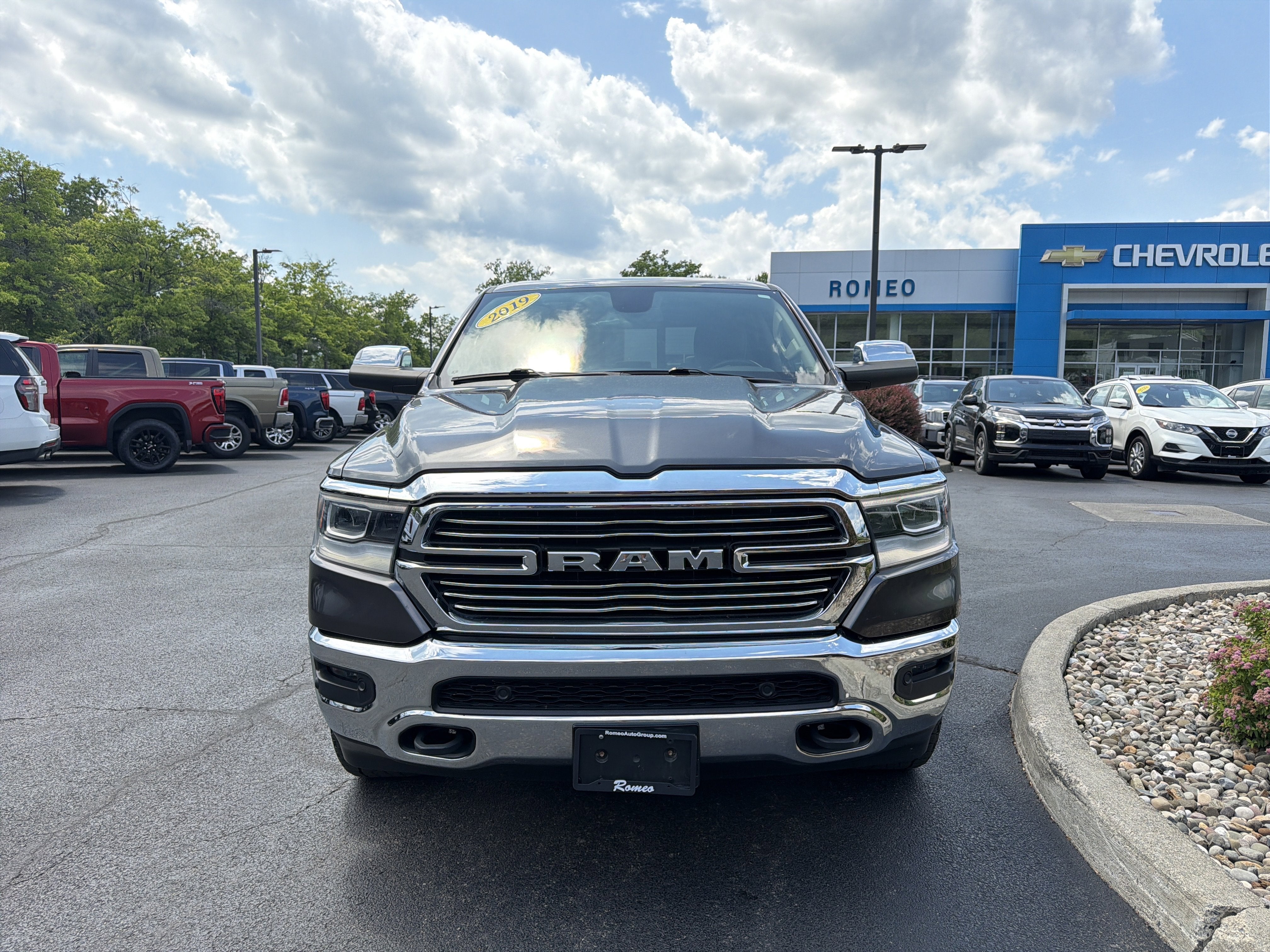 2019 RAM 1500 Laramie Crew Cab 4x4 6'4" Box