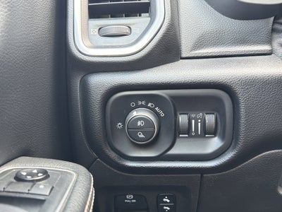2019 RAM 1500 Laramie Crew Cab 4x4 6'4" Box