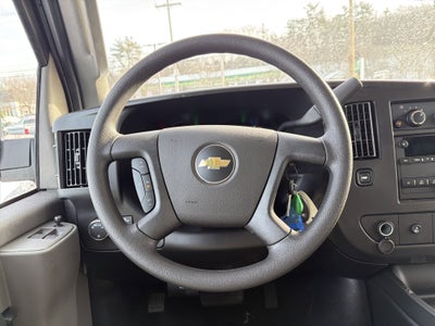 2025 Chevrolet Express Passenger 3500 1LS