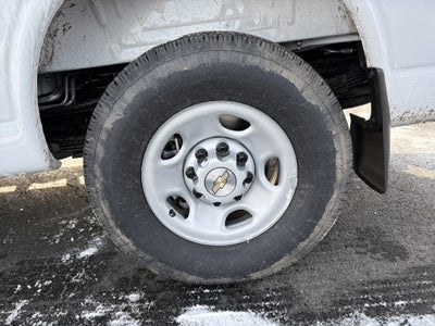 2025 Chevrolet Express Passenger 3500 1LS