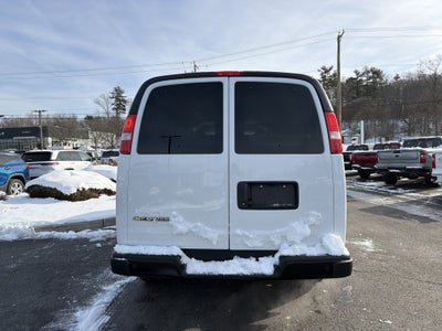 2025 Chevrolet Express Passenger 3500 1LS