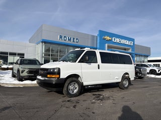 2025 Chevrolet Express Passenger 3500 1LS