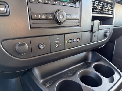 2025 Chevrolet Express Passenger 3500 1LS