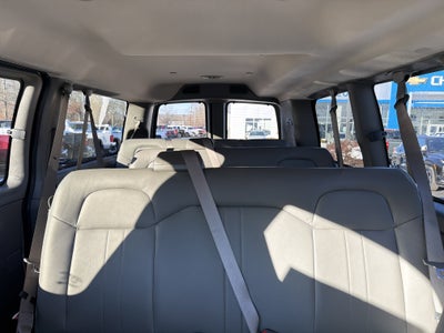 2025 Chevrolet Express Passenger 3500 1LS