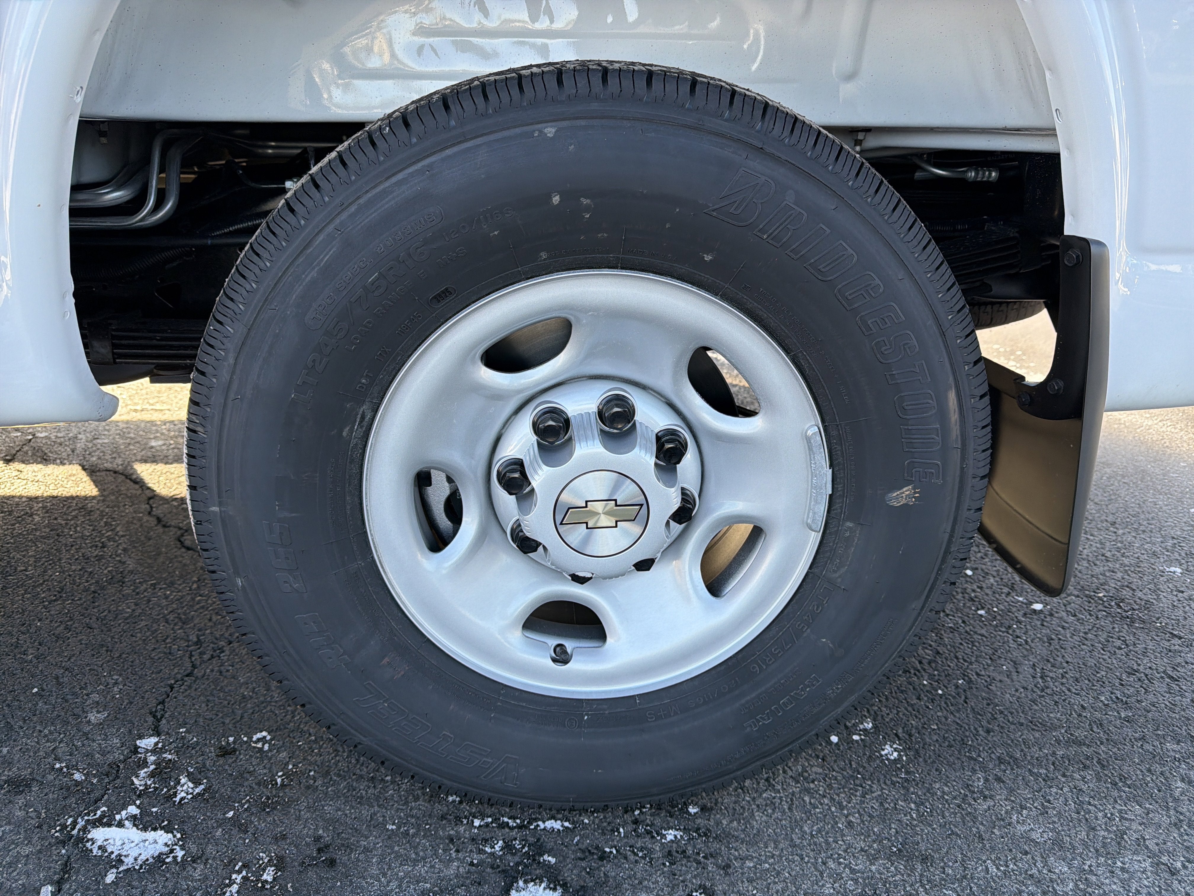 2025 Chevrolet Express Passenger 3500 1LS