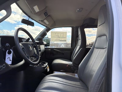 2025 Chevrolet Express Passenger 1LS
