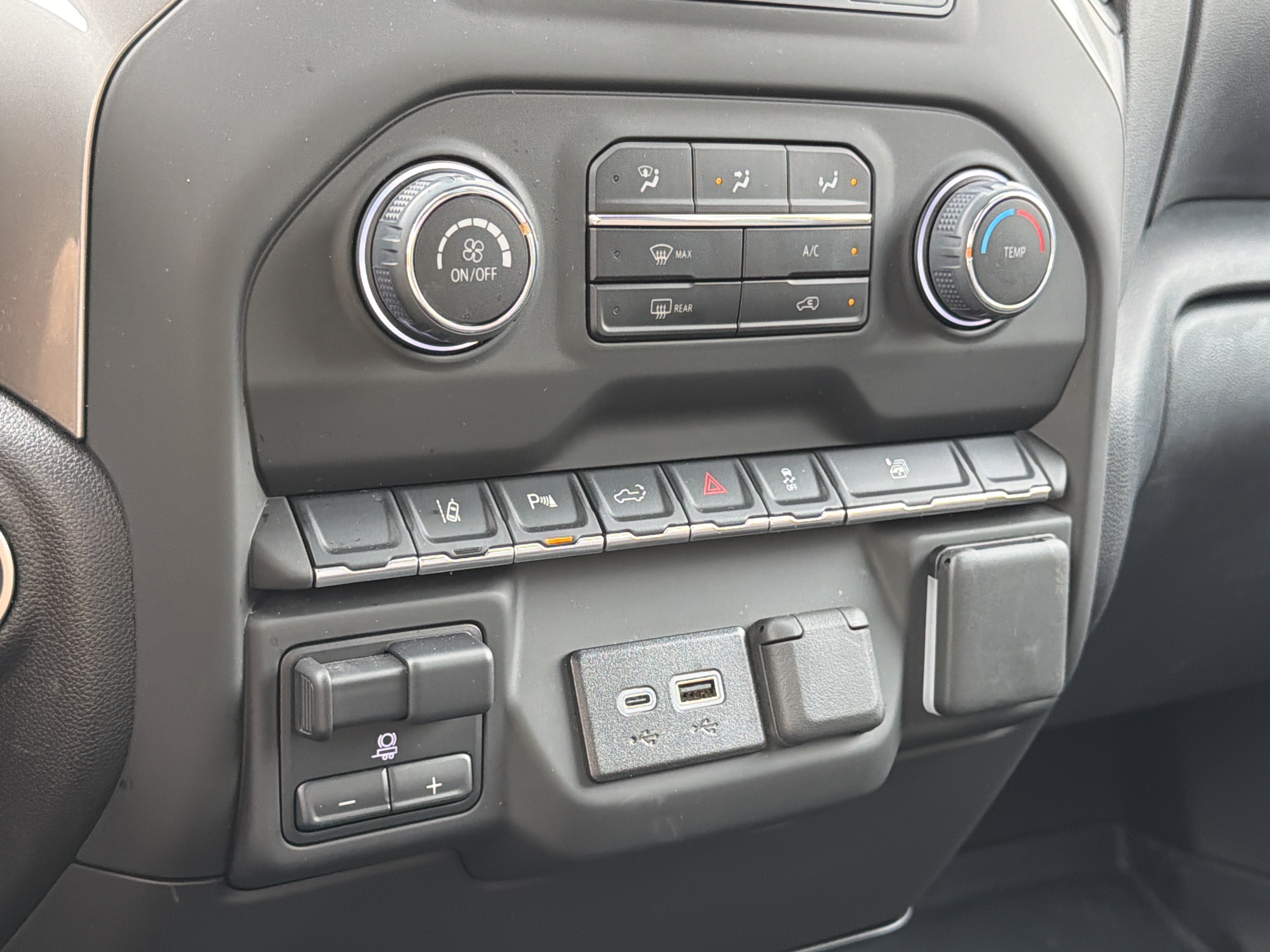 2025 Chevrolet Silverado 2500 HD Custom