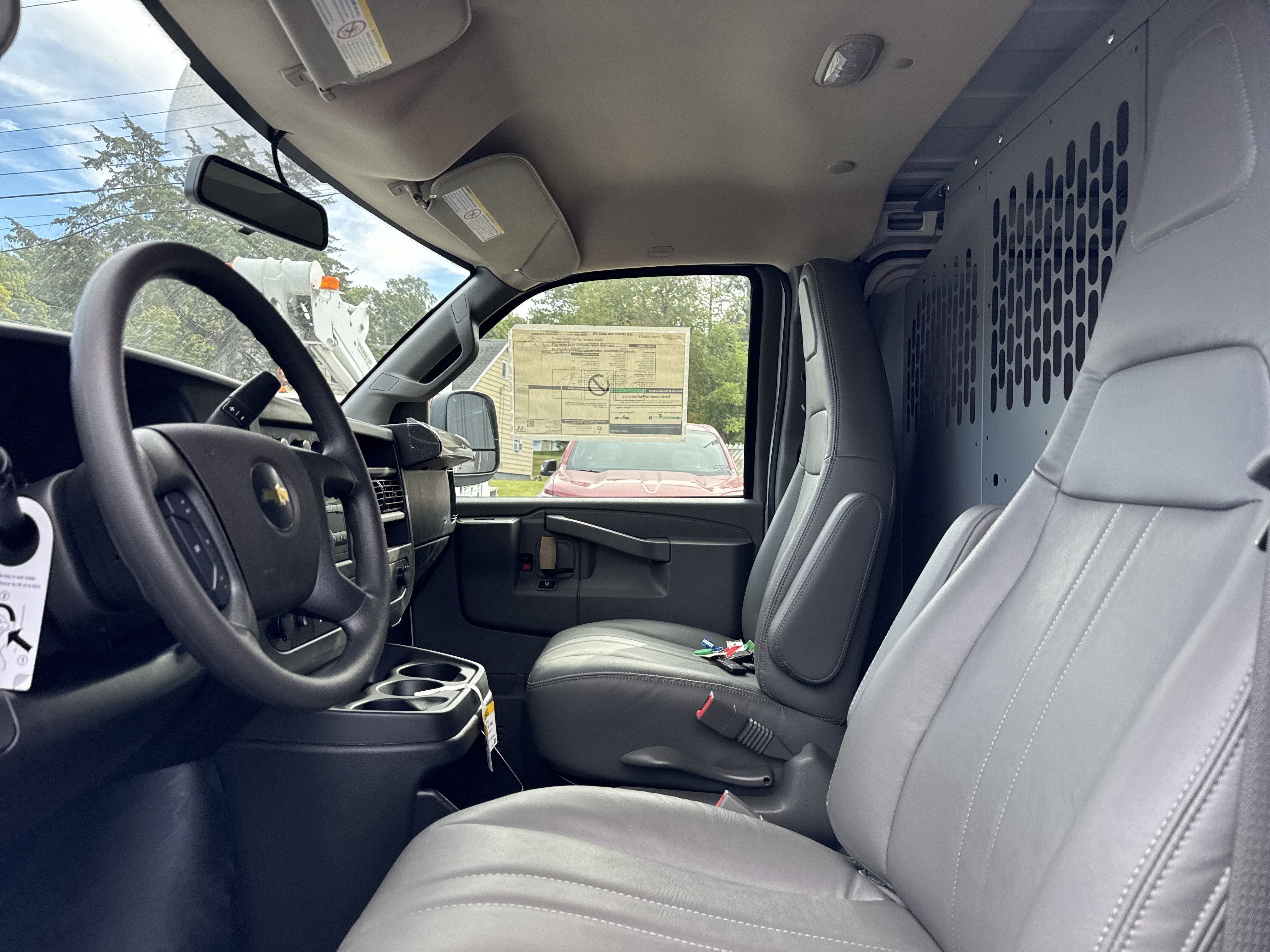 2025 Chevrolet Express Cargo 3500 WT