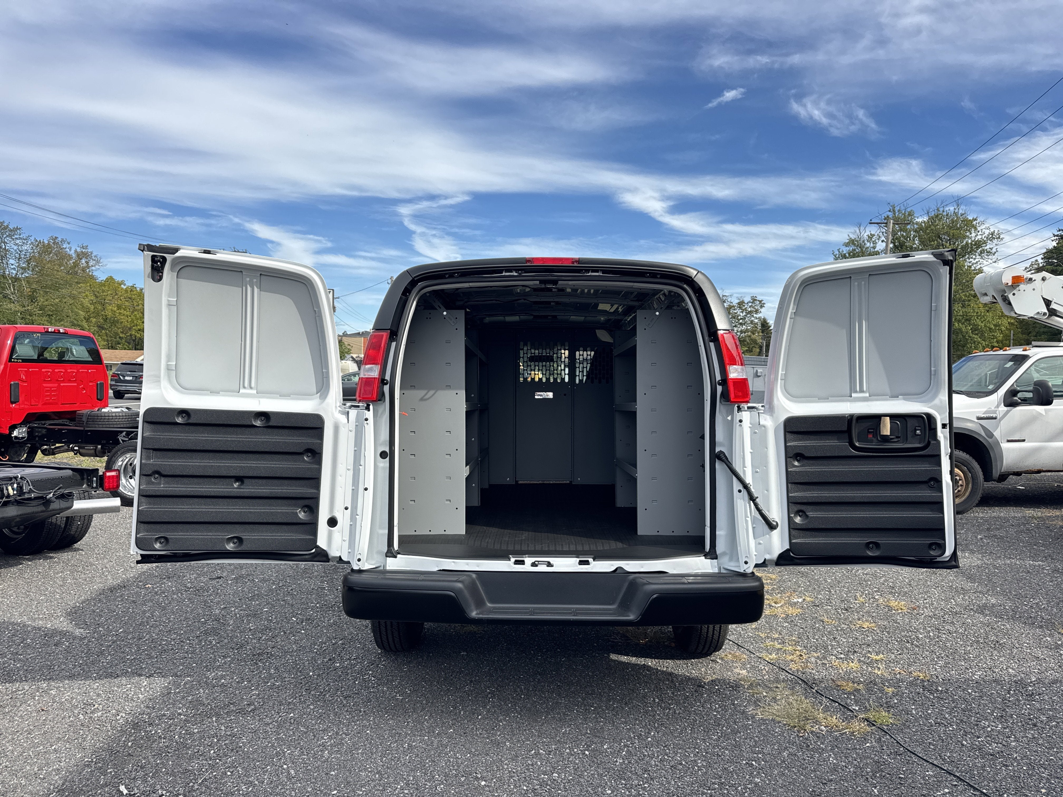 2025 Chevrolet Express Cargo 3500 WT