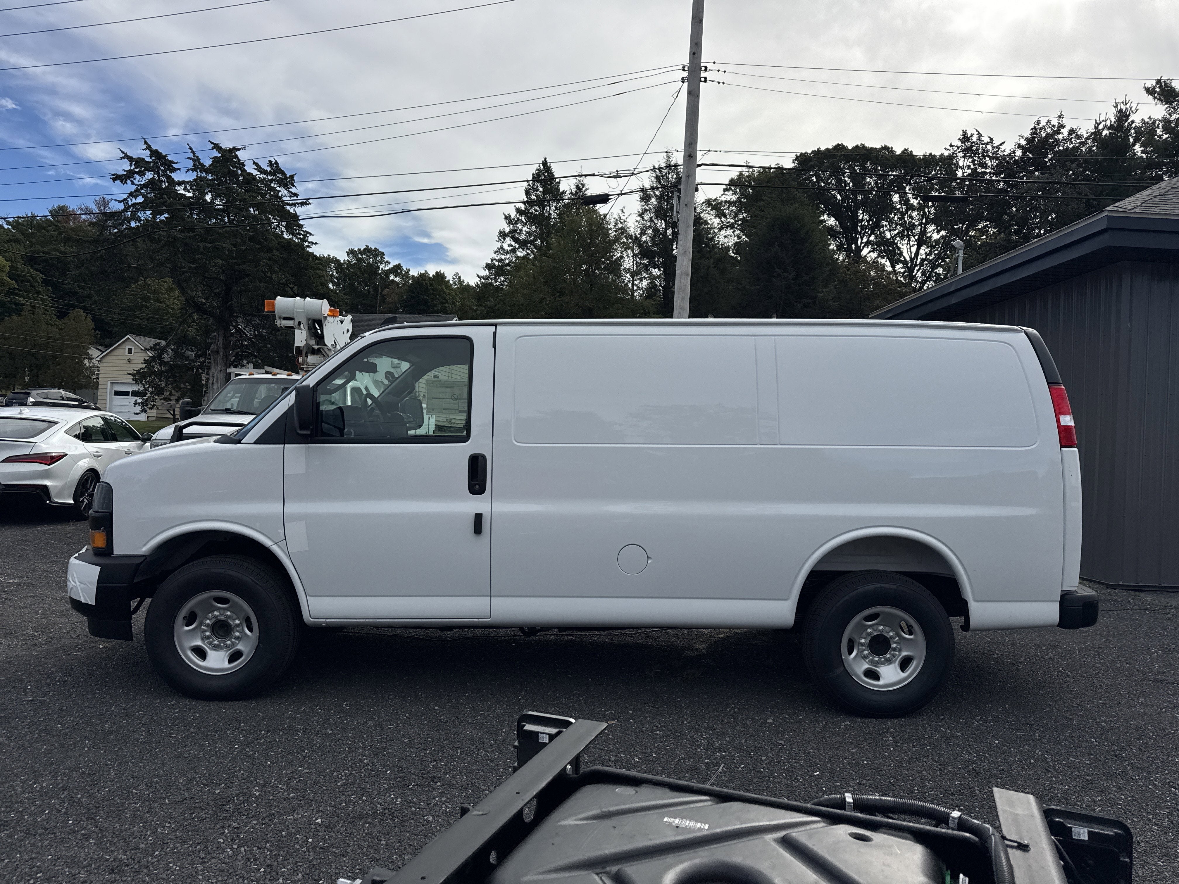 2025 Chevrolet Express Cargo 3500 WT