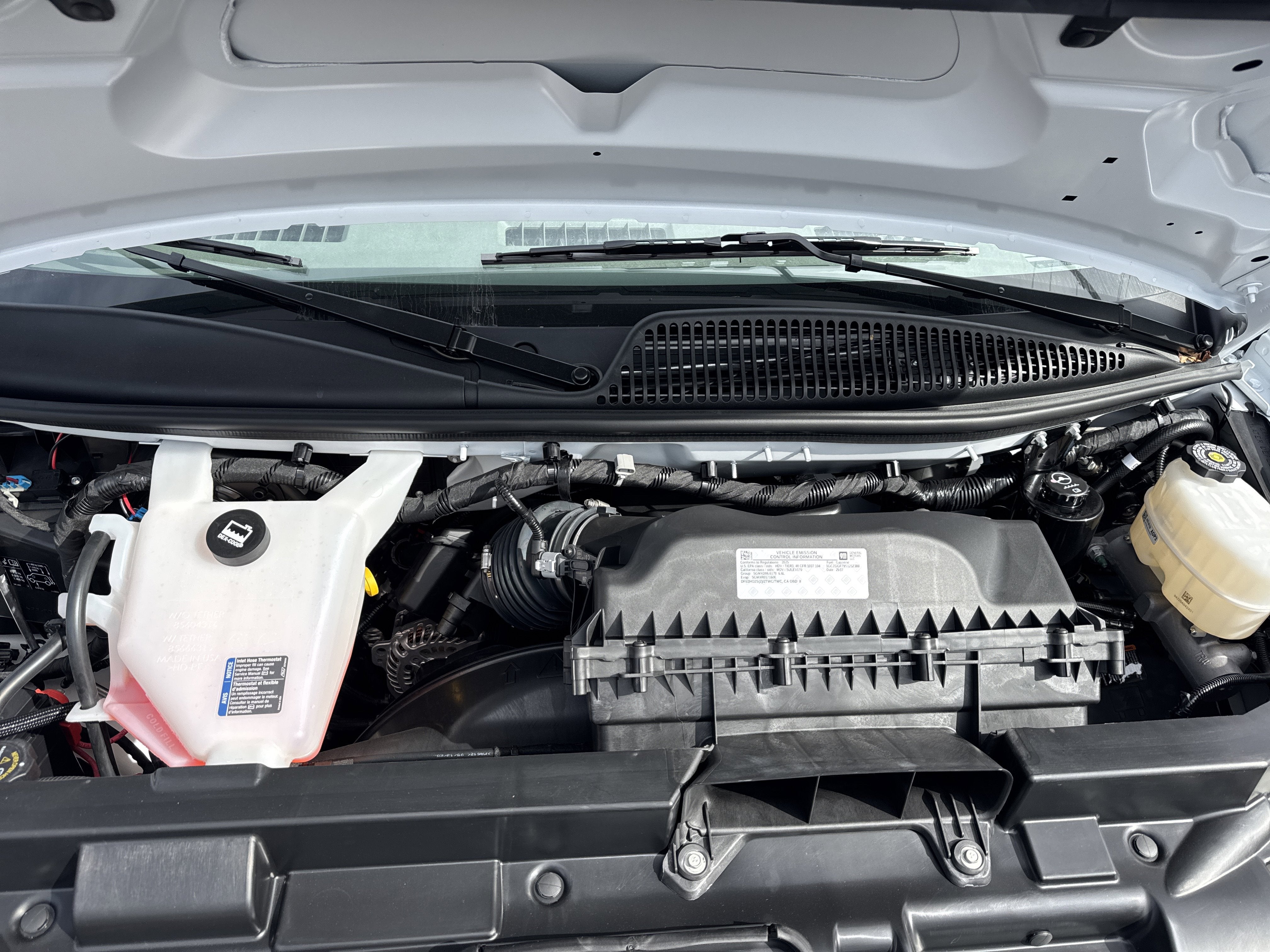 2025 Chevrolet Express Cargo 3500 WT