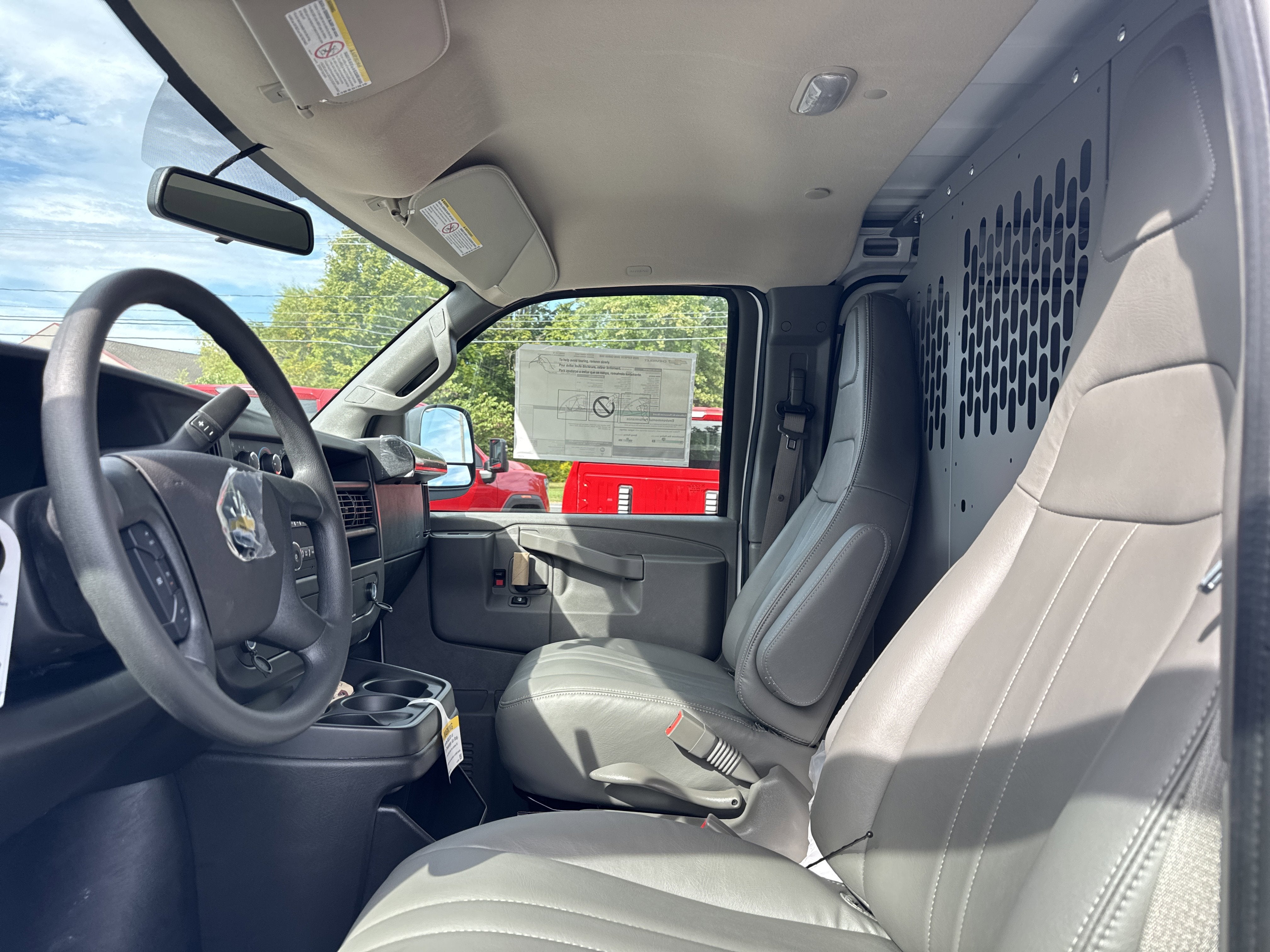 2025 Chevrolet Express Cargo 3500 WT