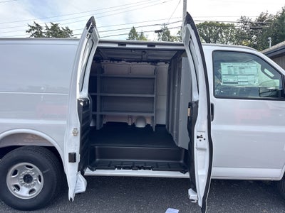 2025 Chevrolet Express Cargo 3500 WT