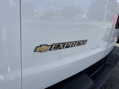 2025 Chevrolet Express Cargo 3500 WT