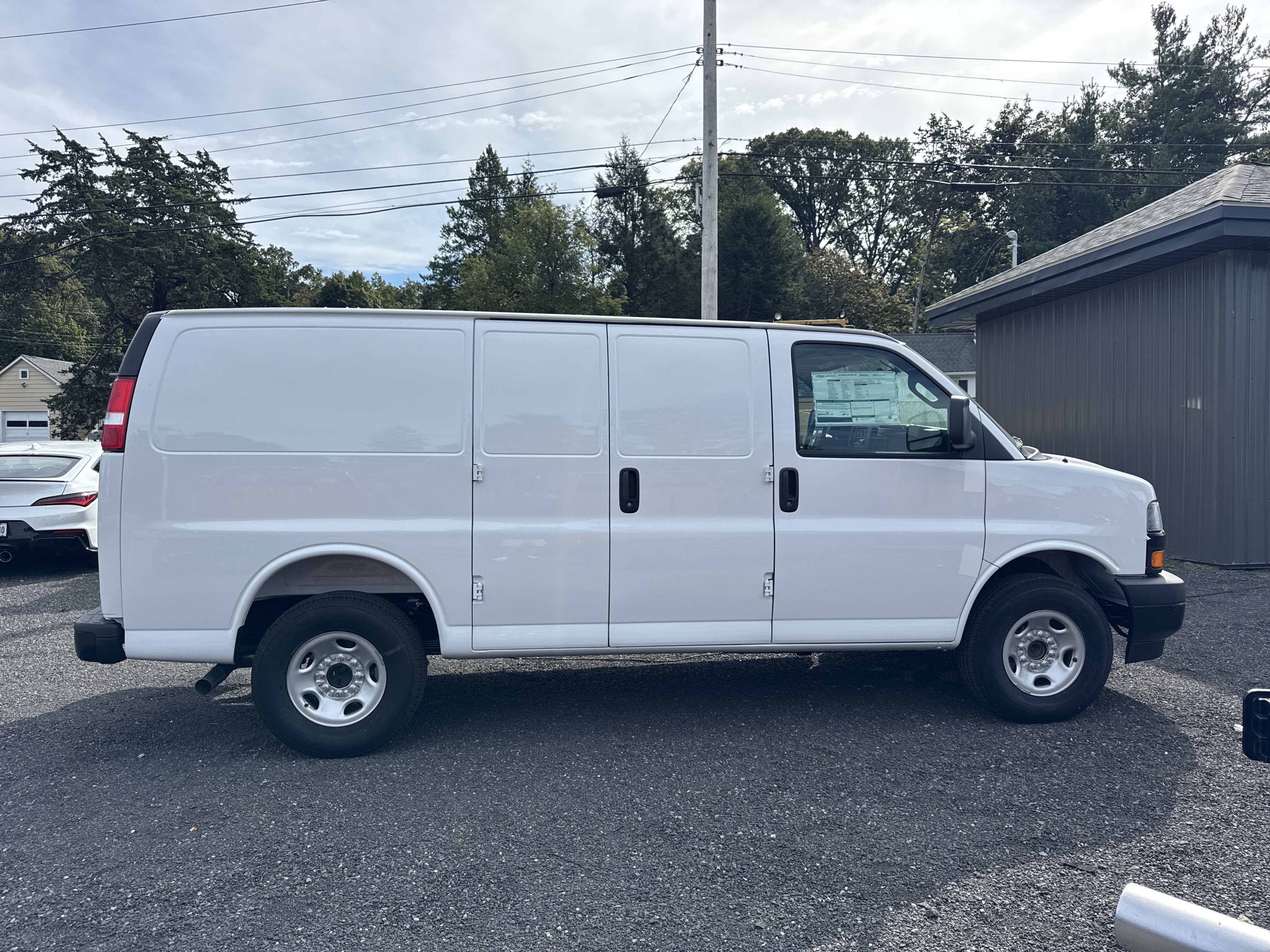 2025 Chevrolet Express Cargo 3500 WT