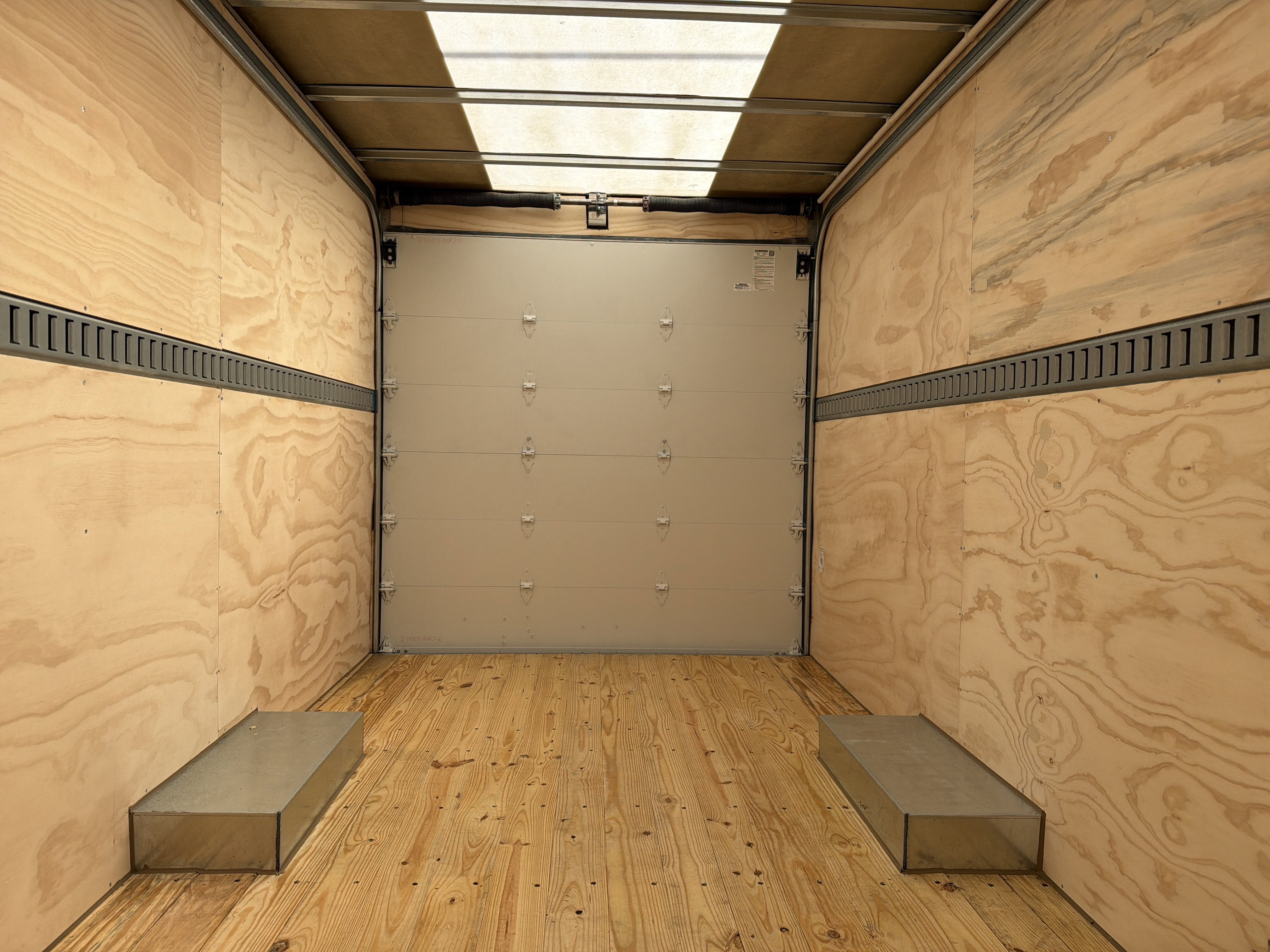 2025 GMC Savana Cutaway 3500 1WT