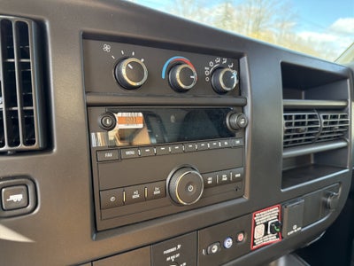 2025 GMC Savana Cutaway 3500 1WT