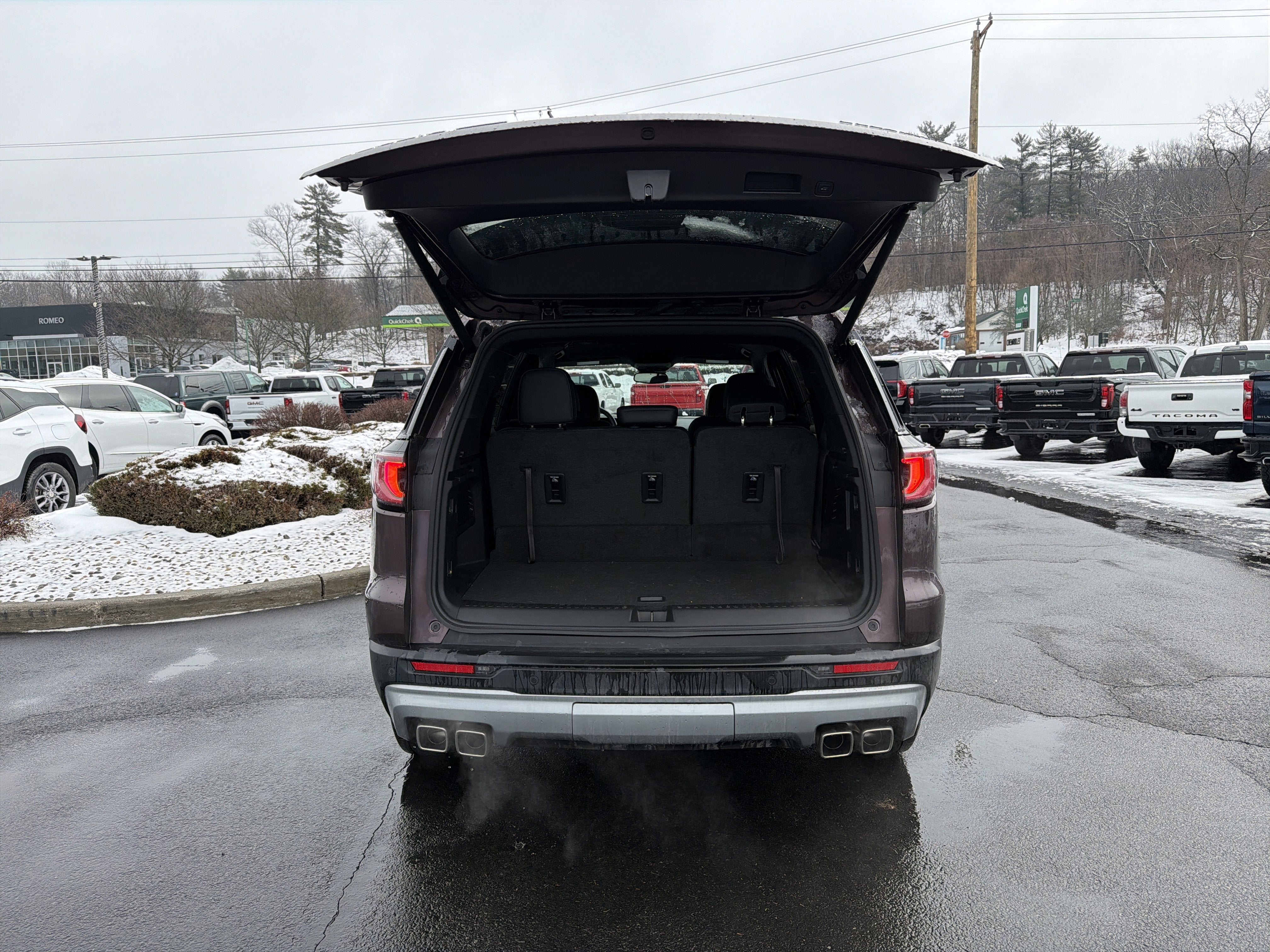 2024 GMC Acadia Elevation